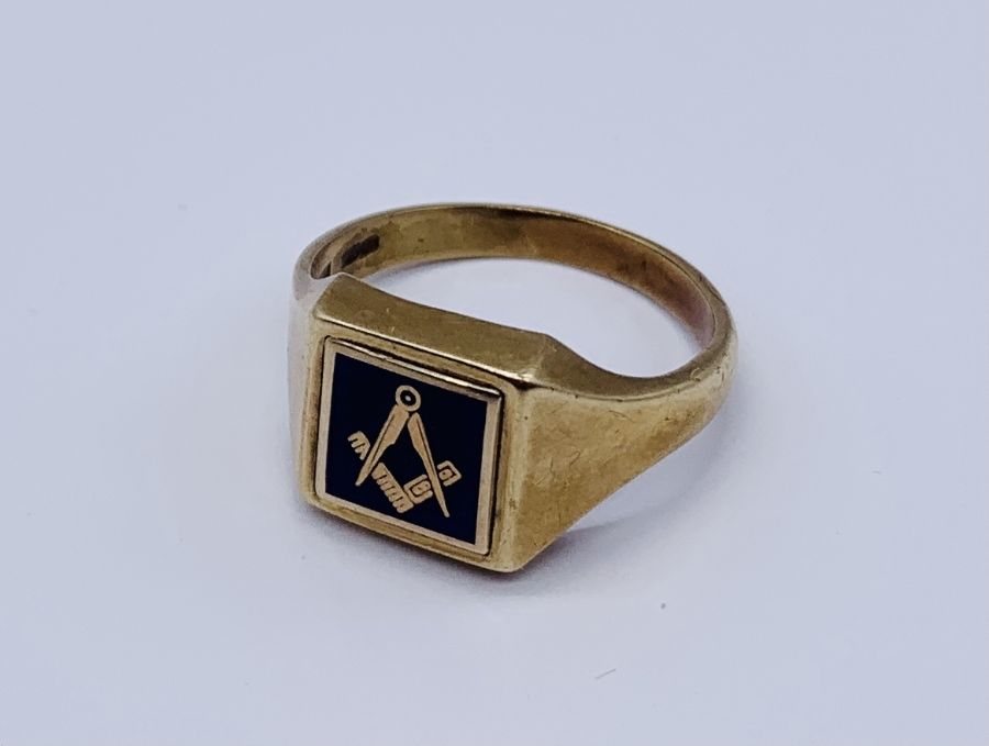 A 9ct gold and blue enamelled Masonic ring, total weight 9g - Image 2 of 3