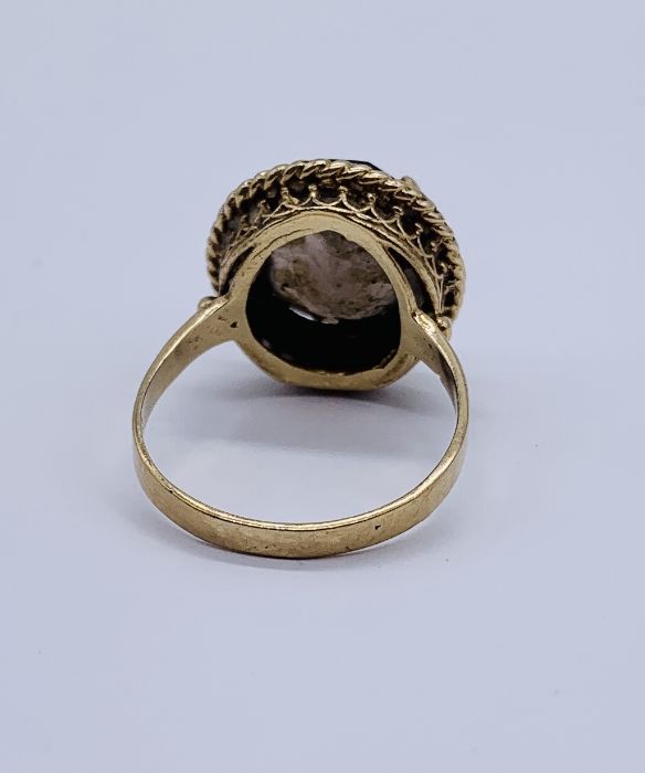 A 9ct gold ring set with a smoky topaz - Image 4 of 4