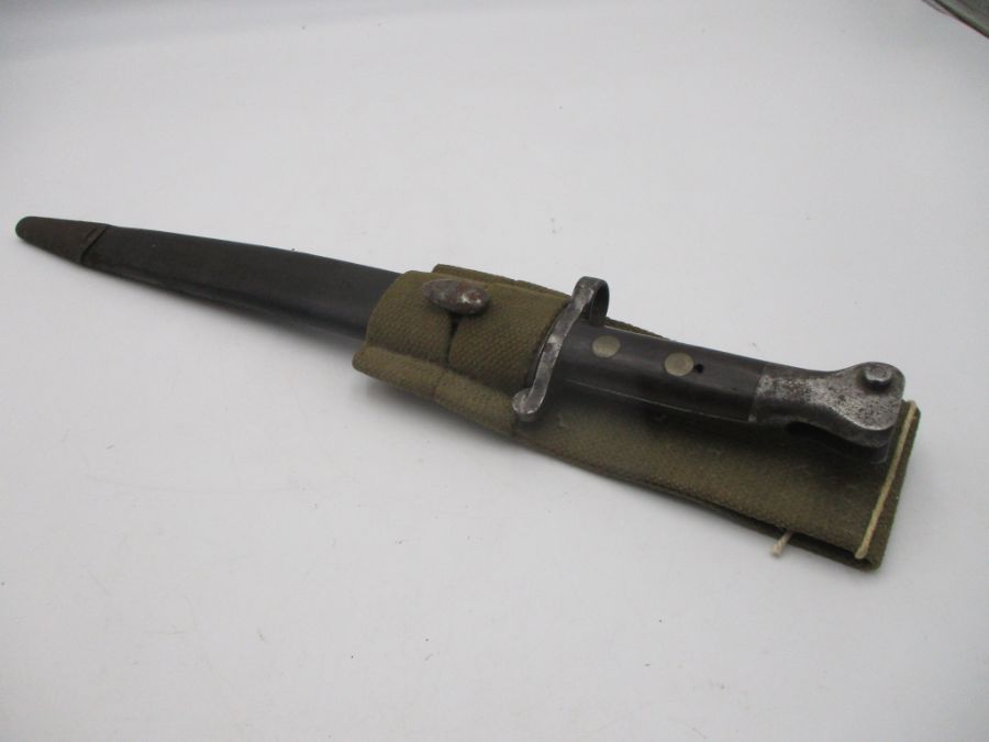 British Lee Metford Mk1 bayonet in leather scabbard stamped Sanderson, 1892 with Broad Arrow stamp - Image 11 of 11