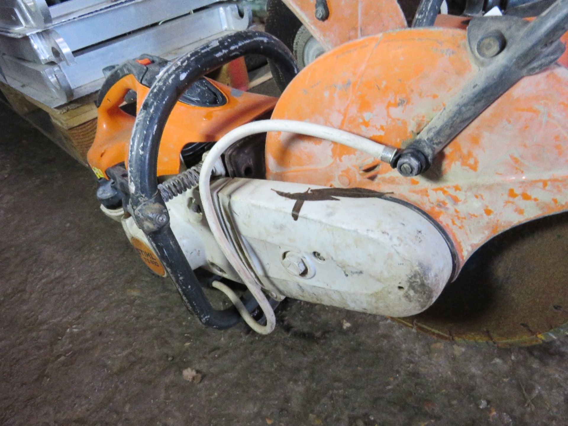 STIHL TS410 PETROL CUT OFF SAW WITH BLADE. - Image 3 of 4