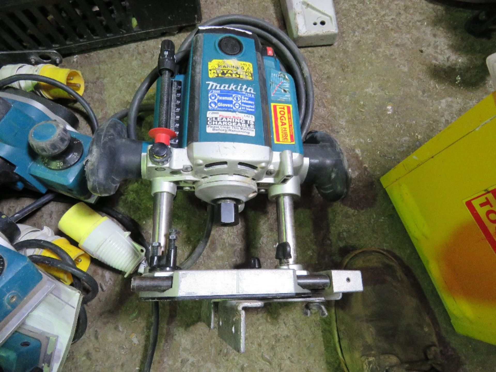 MAKITA 110VOLT ROUTER. UNTESTED, CONDITION UNKNOWN.