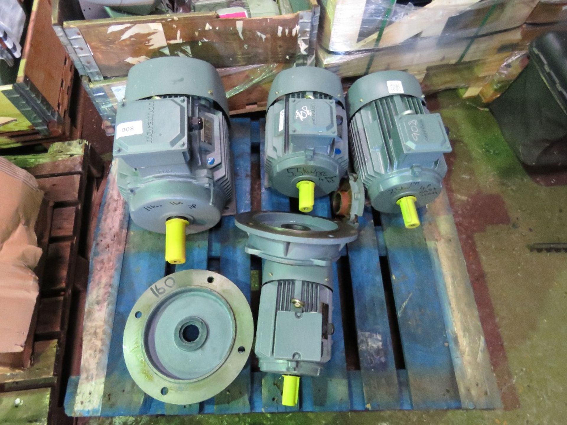 PALLET OF 4 X ELECTRIC MOTORS PLUS FLANGES. SIZES: 11KW, 7.5KW, 5.5KW, 3KW. SOURCED FROM MANUFACTURI