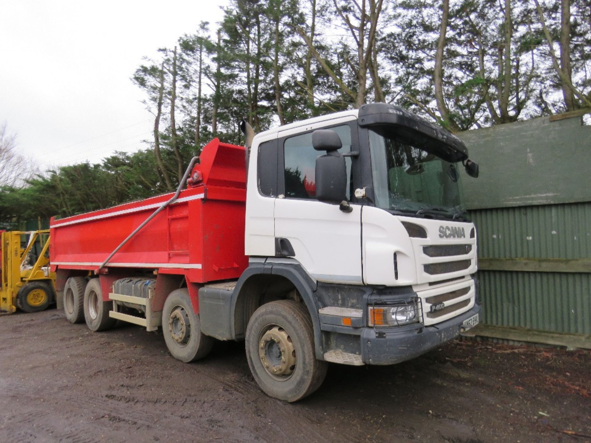 SCANIA P400 8X4 TIPPER LORRY REG:KM62 EHX. SEMI AUTO GEARBOX. 2013 REGISTERED. TESTED TILL MARCH 202 - Image 2 of 12