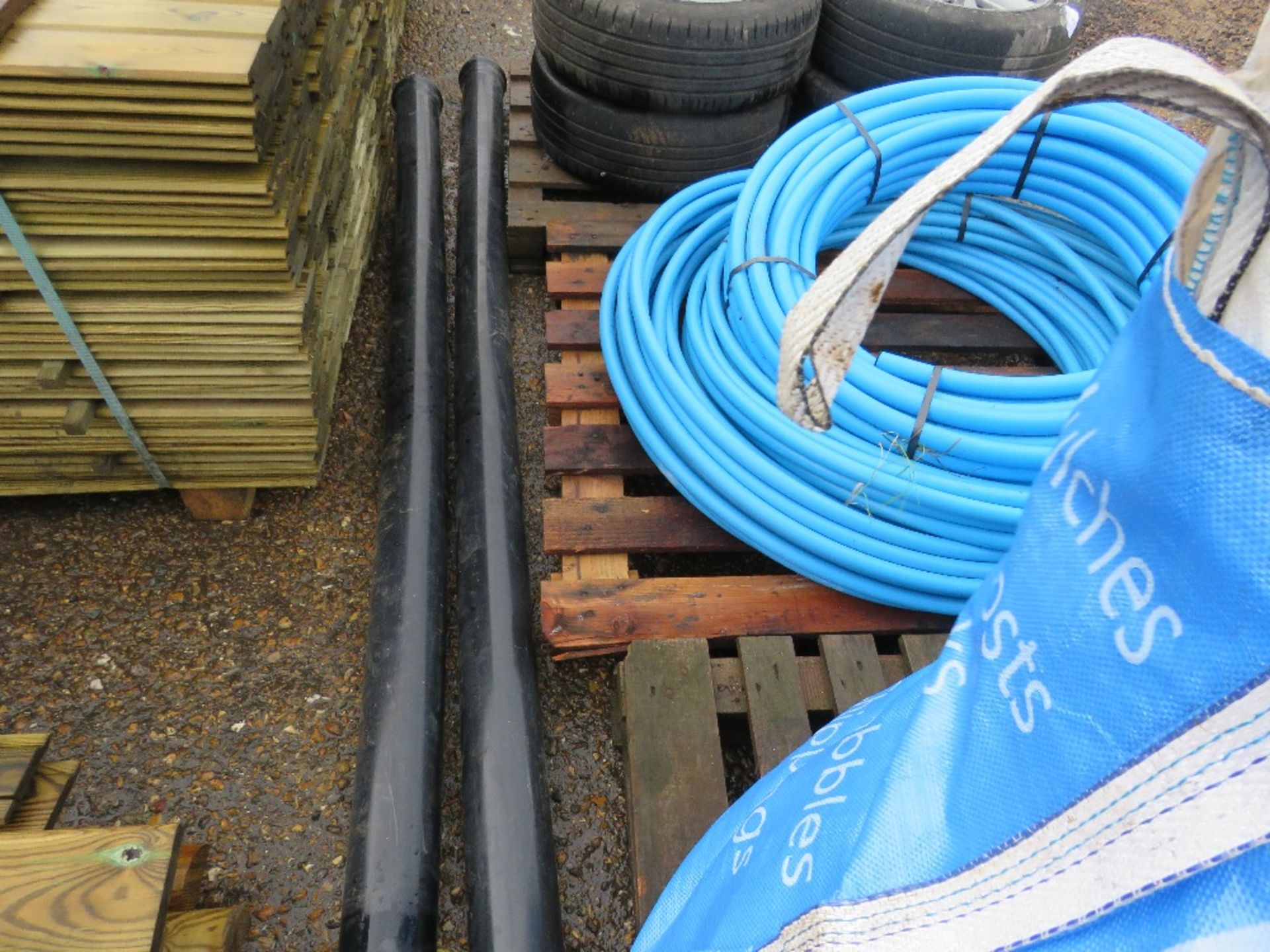 QUANTITY OF BLUE WATER PIPING PLUS 2 X BLACK DRAIN PIPES. - Image 2 of 2