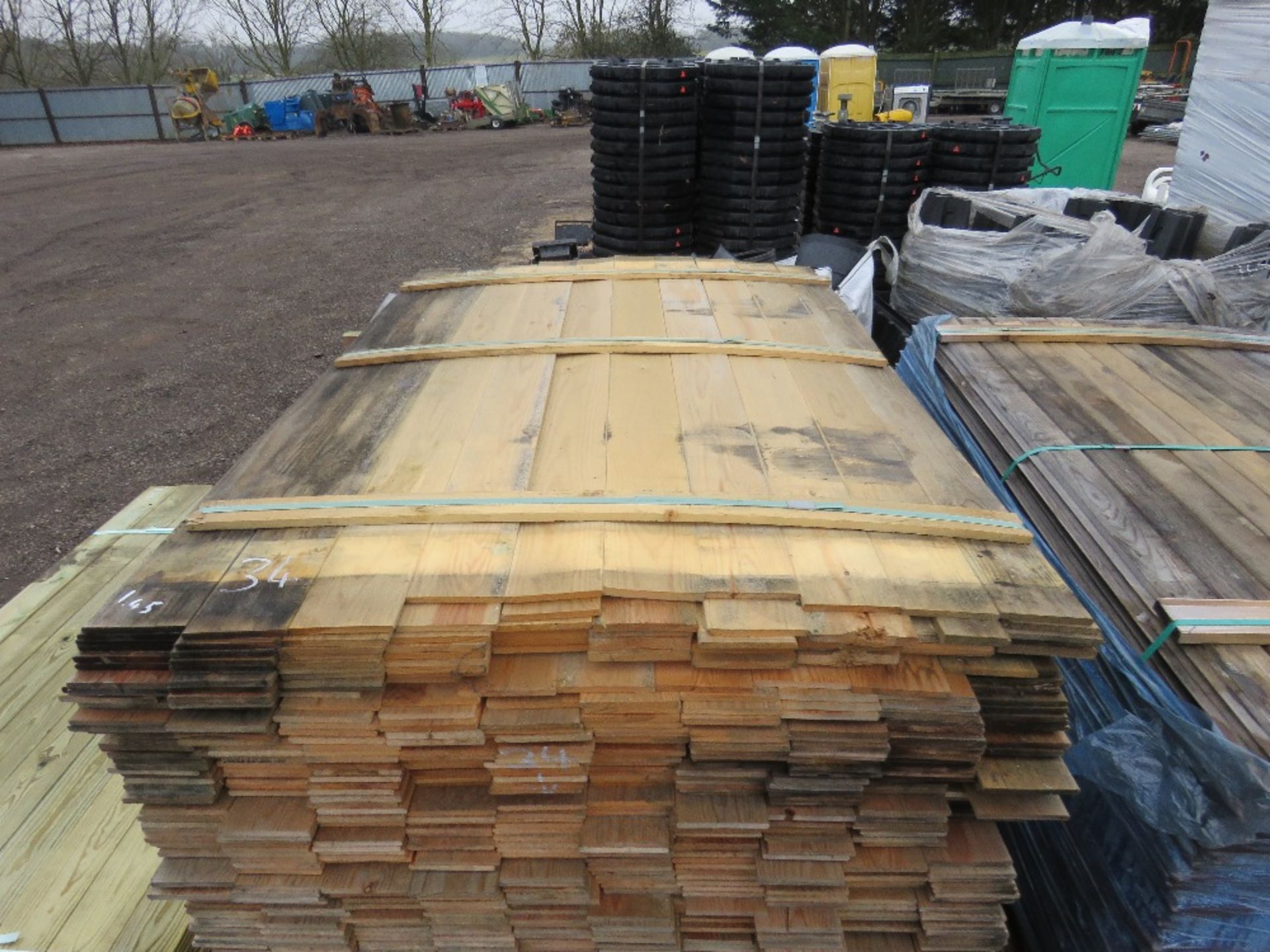 2 X PACKS OF FLAT UNTREATED TIMBER CLADDING BOARDS 1.45M & 1.75M X 10CM WIDE APPROX. - Image 3 of 4