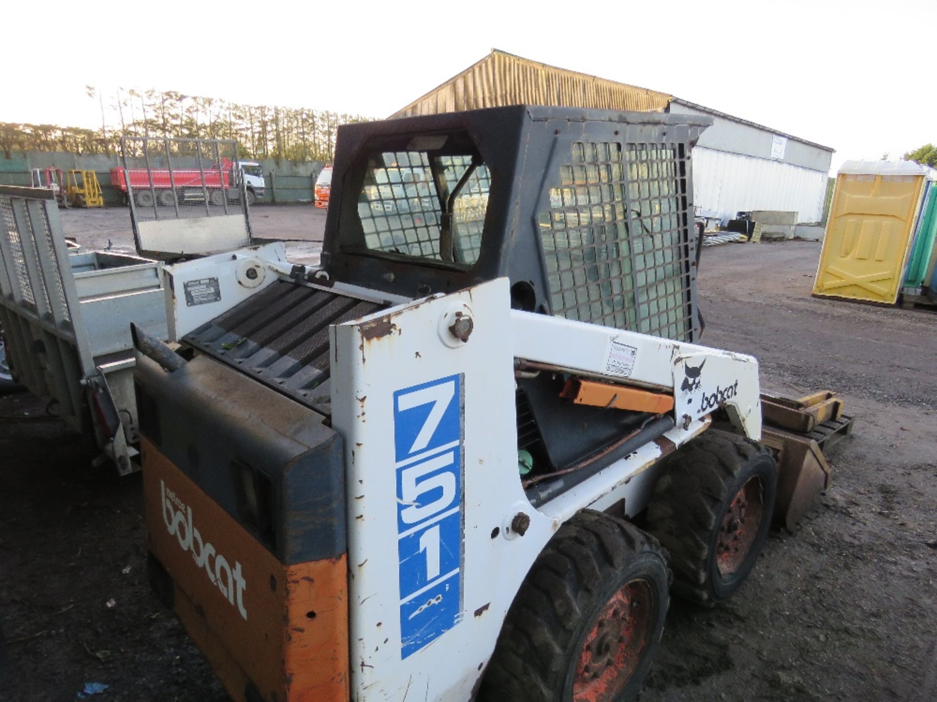 BOBCAT 751 SKIDSTEER LOADER WITH BUCKET AND FORKS. SN:514911037. - Image 3 of 5