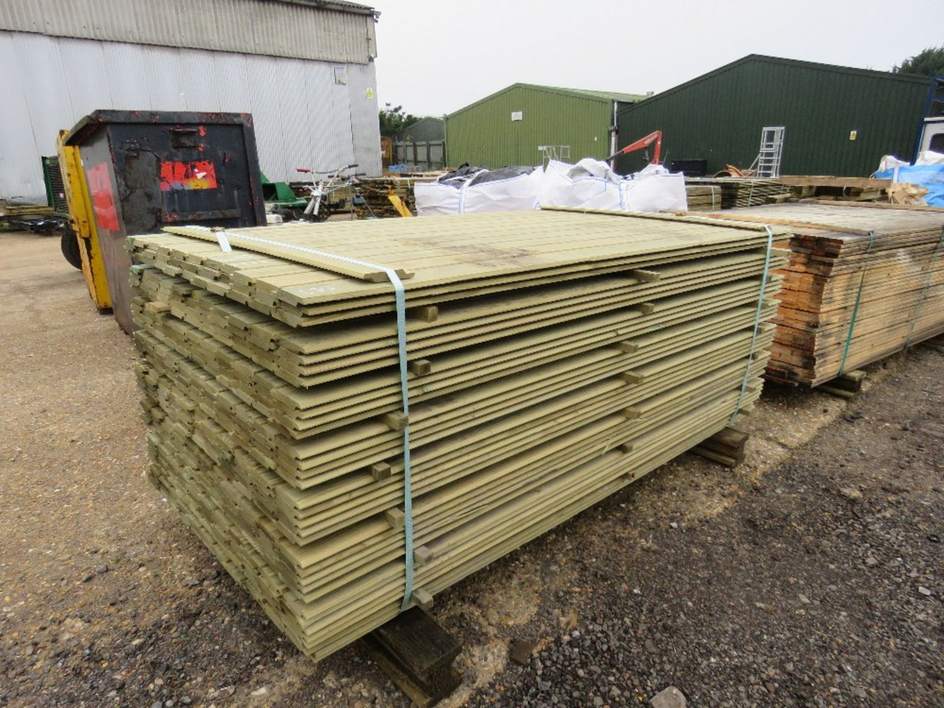 PACK OF SHIPLAP TIMBER CLADDING 1.73M X 10CM APPROX.