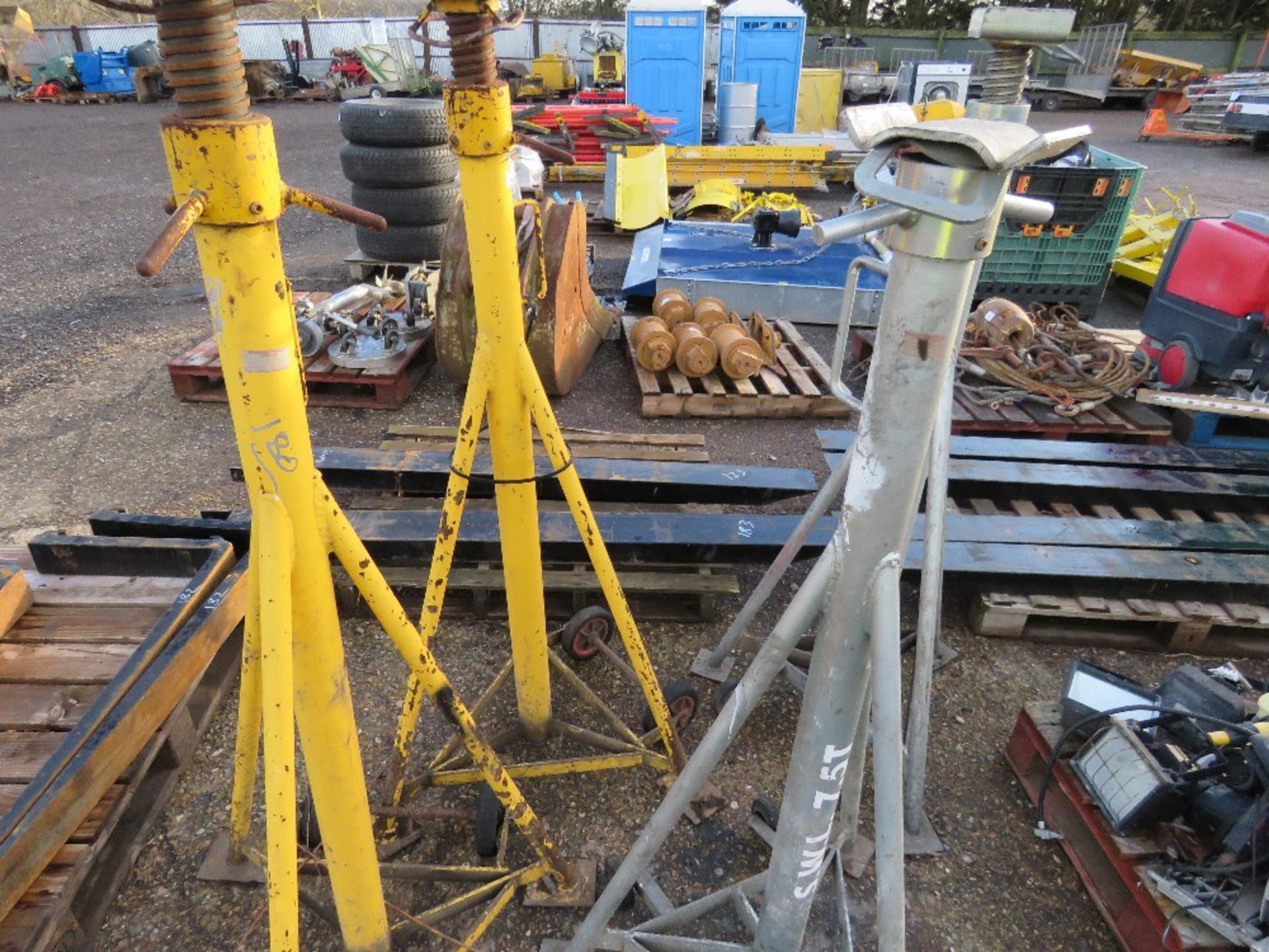 4 X HIGH REACH SUPPORT STANDS, 7500KG RATED. 2 X SOMERS TOTAL KARE TYPE AND 2 X OTHERS. SUITABLE FOR - Image 2 of 6