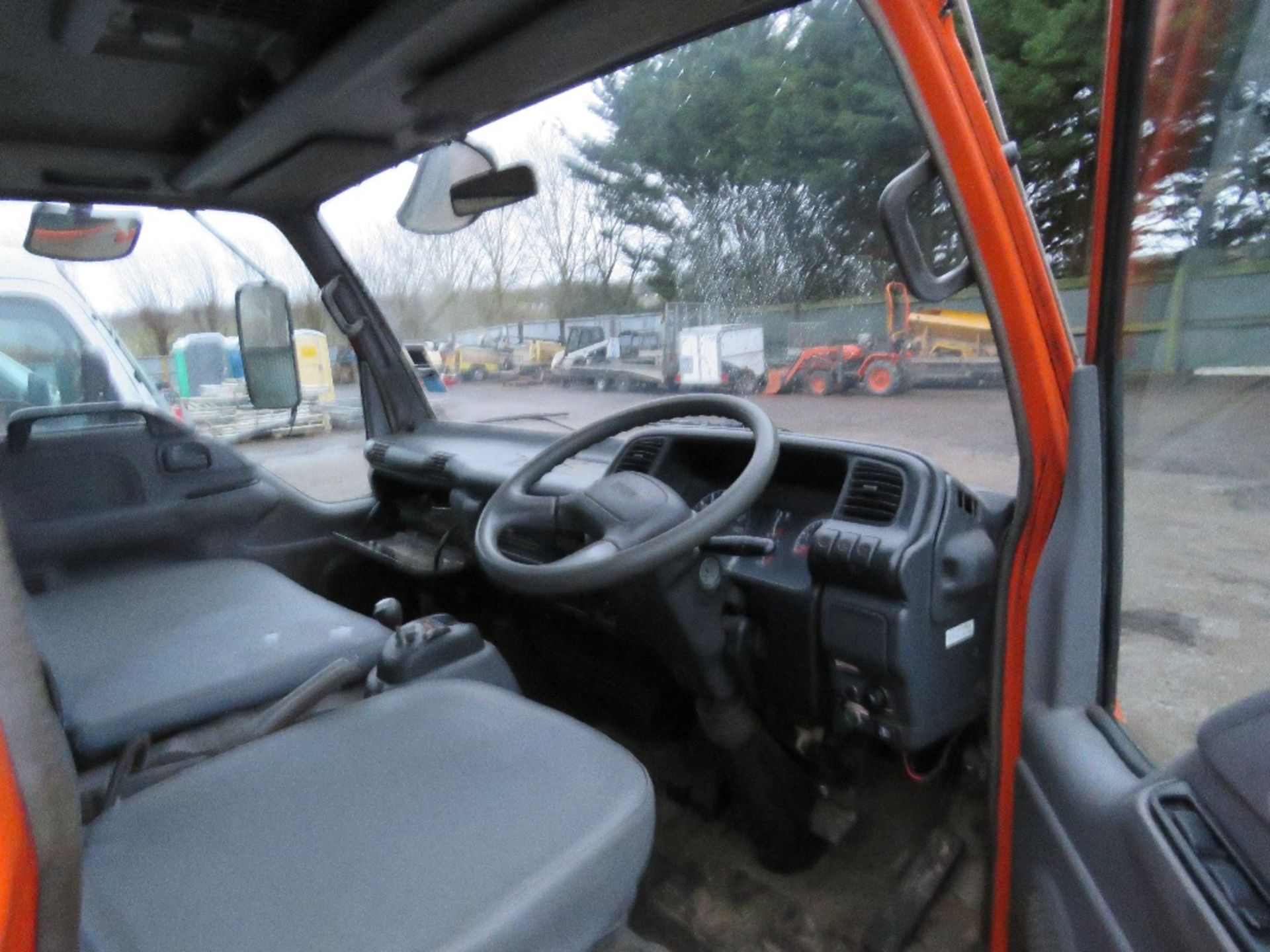 ISUZU DOUBLE CAB EASYSHIFT GEARBOX 7500KG RATED CHASSIS CAB LORRY. REG KE57 CZH. 12FT LENGTH OF CHAS - Image 8 of 9