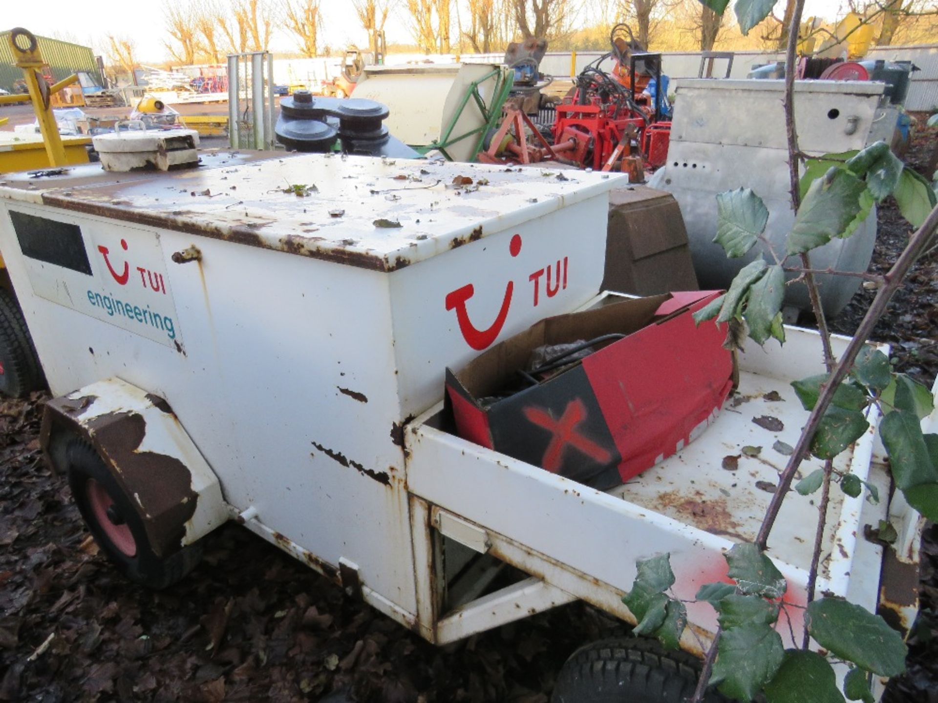 4 WHEELED WASTE OIL COLLECTION TRAILER, PREVIOUSLY USED AT MAJOR AIRPORT. - Image 2 of 4