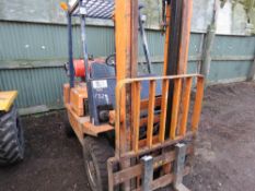 PUMA FG25 GAS POWERED FORKLIFT TRUCK, SN:203976. WHEN TESTED WAS SEEN TO DRIVE, STEER, LIFT AND BRA