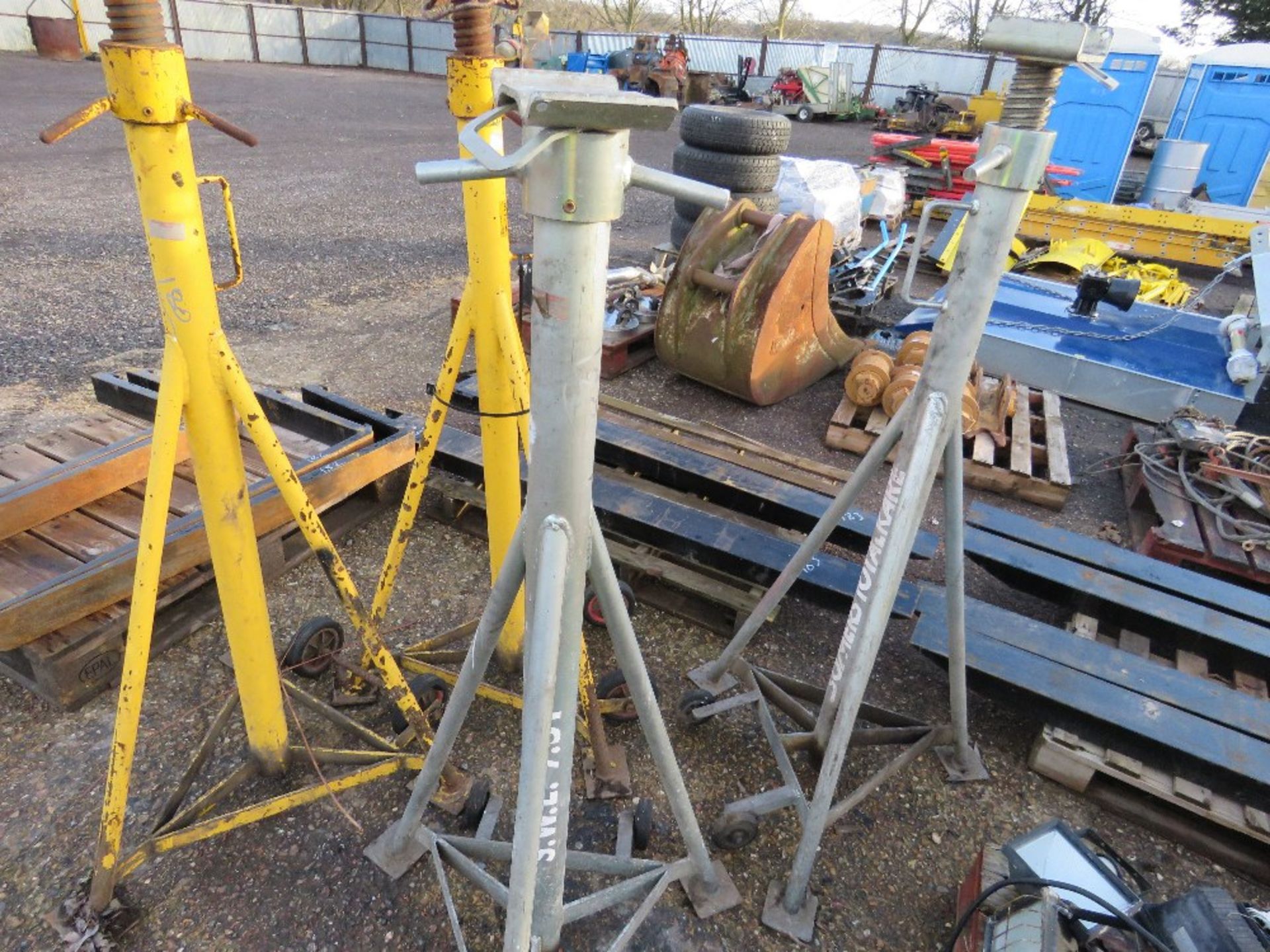 4 X HIGH REACH SUPPORT STANDS, 7500KG RATED. 2 X SOMERS TOTAL KARE TYPE AND 2 X OTHERS. SUITABLE FOR