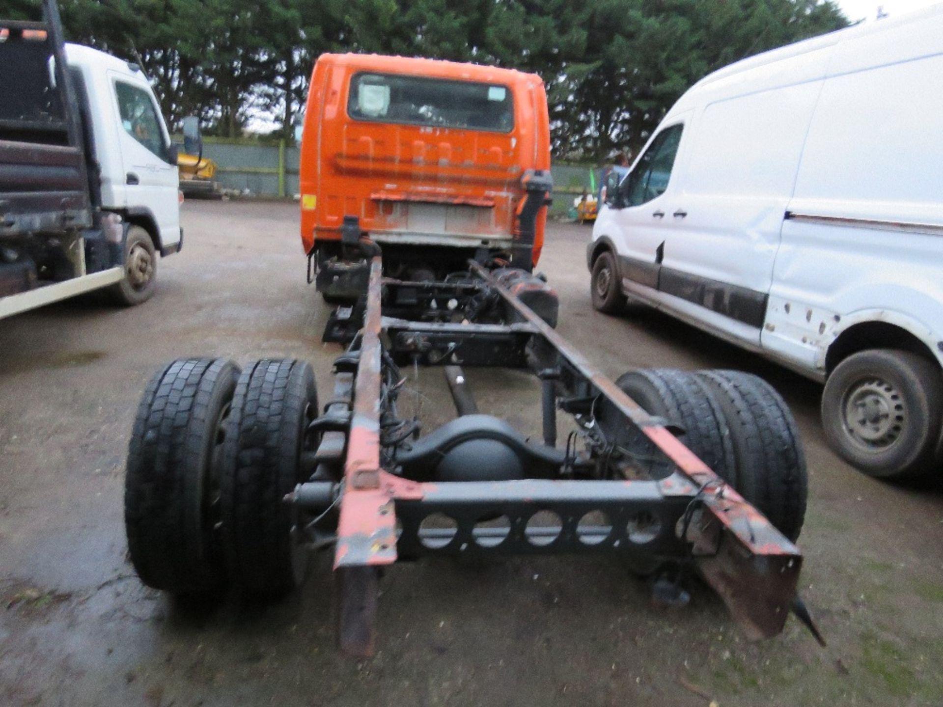 ISUZU DOUBLE CAB EASYSHIFT GEARBOX 7500KG RATED CHASSIS CAB LORRY. REG KE57 CZH. 12FT LENGTH OF CHAS - Image 6 of 9