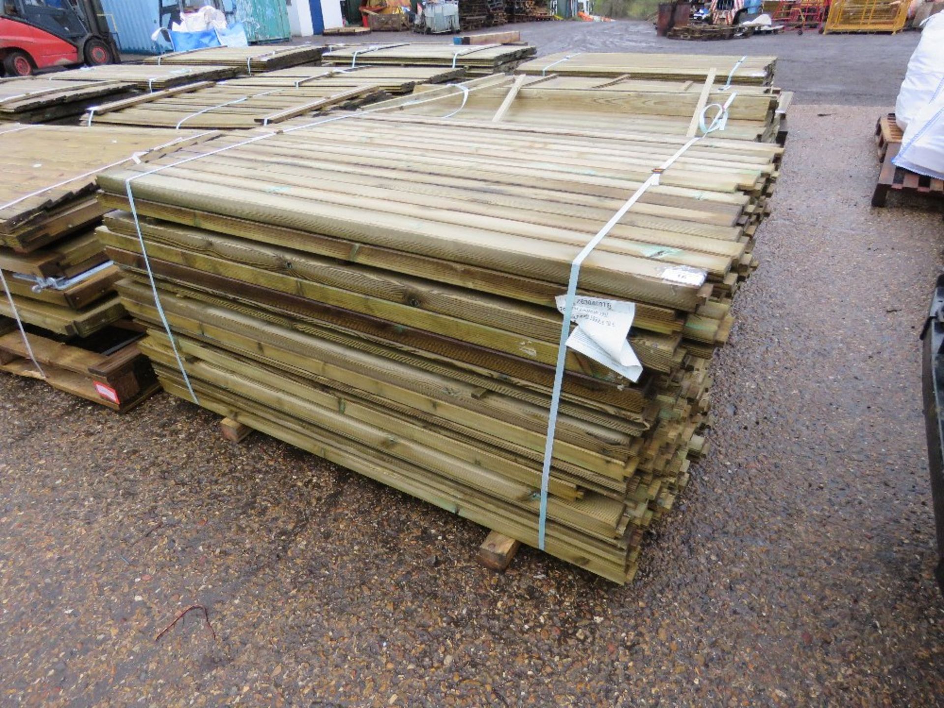 PACK OF TIMBER POSTS 5CM X 7CM X 1.73M APPROX.