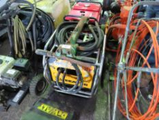 JCB BEAVER HYDRAULIC PACK WITH HOSE AND GUN.