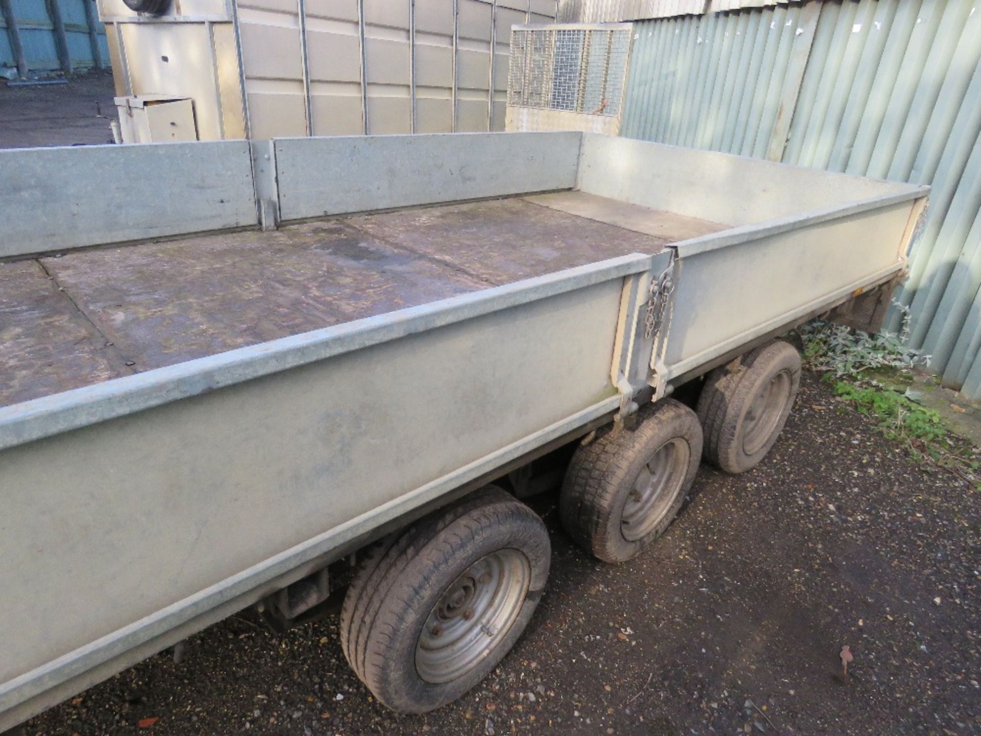 IFOR WILLIAMS LM146G3 TRIAXLED PLANT TRAILER. 14FT X 6FT WITH SLIDE OUT LOADING RAMPS, SPARE WHEEL A - Image 5 of 8
