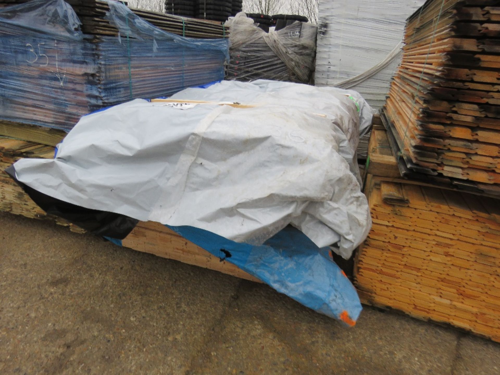 2 X PACKS OF WRAPPED UNTREATED SHIPLAP CLADDING TIMBER BOARDS, 1.86M X 8.5CM WITH A SINGLE TONGUE FO