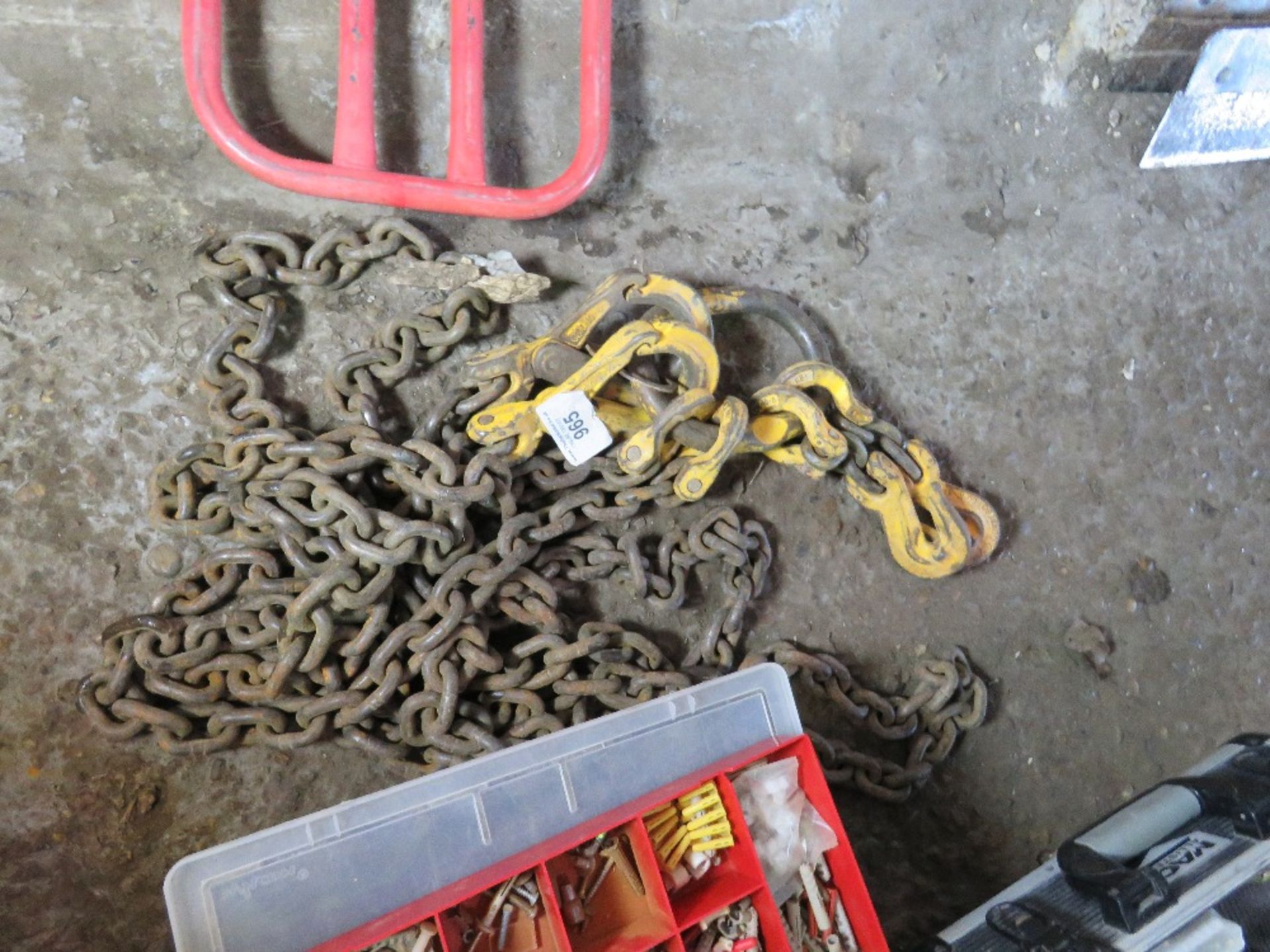 HEAVY DUTY TWIN LEGGED LIFTING CHAIN, WITH SHORTENERS, UNTESTED.