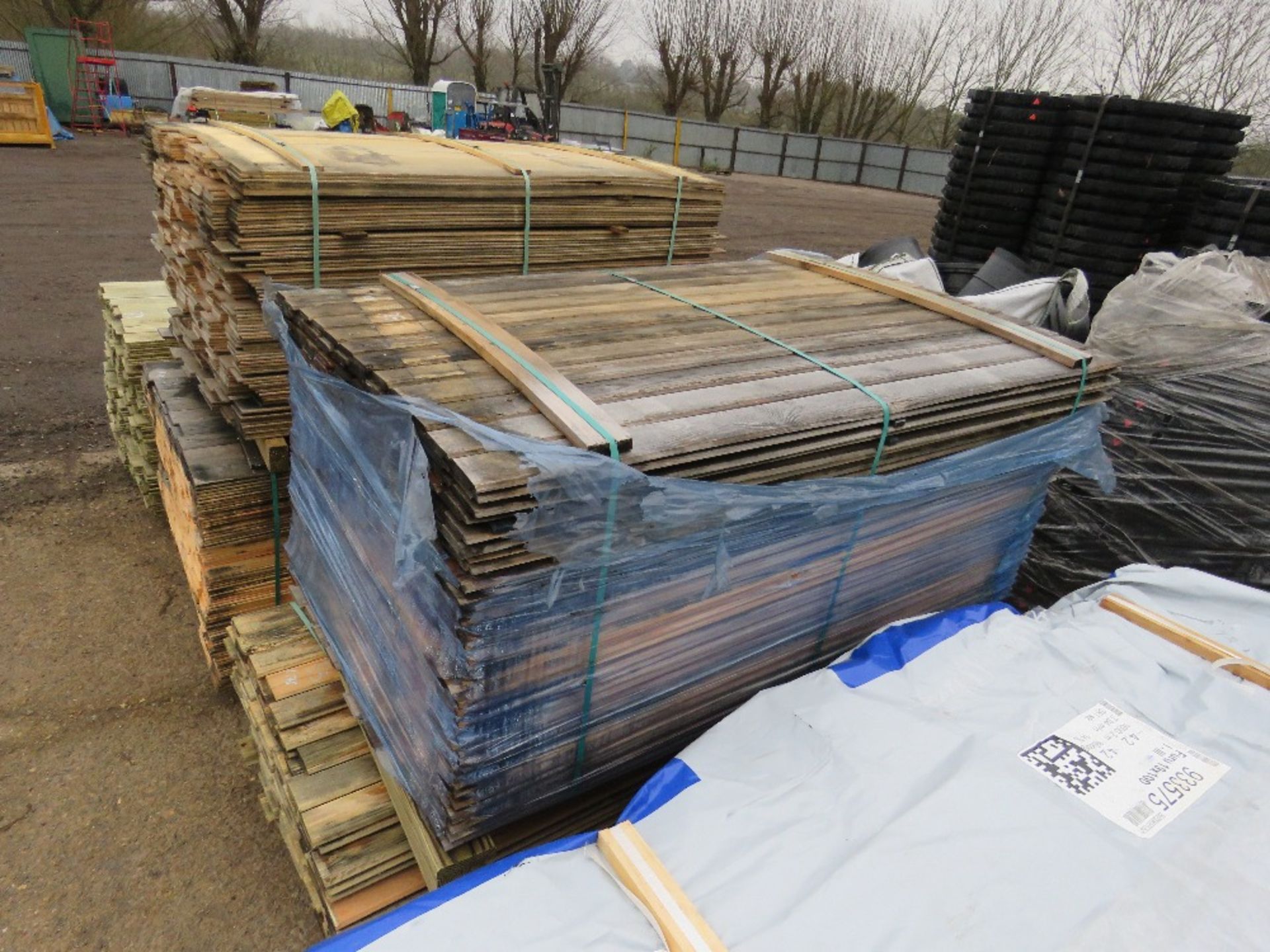 2 X PACKS OF UNTREATED SHIPLAP FENCE CLADDING, 1.55M AND 1.76M X 10CM. - Image 2 of 4