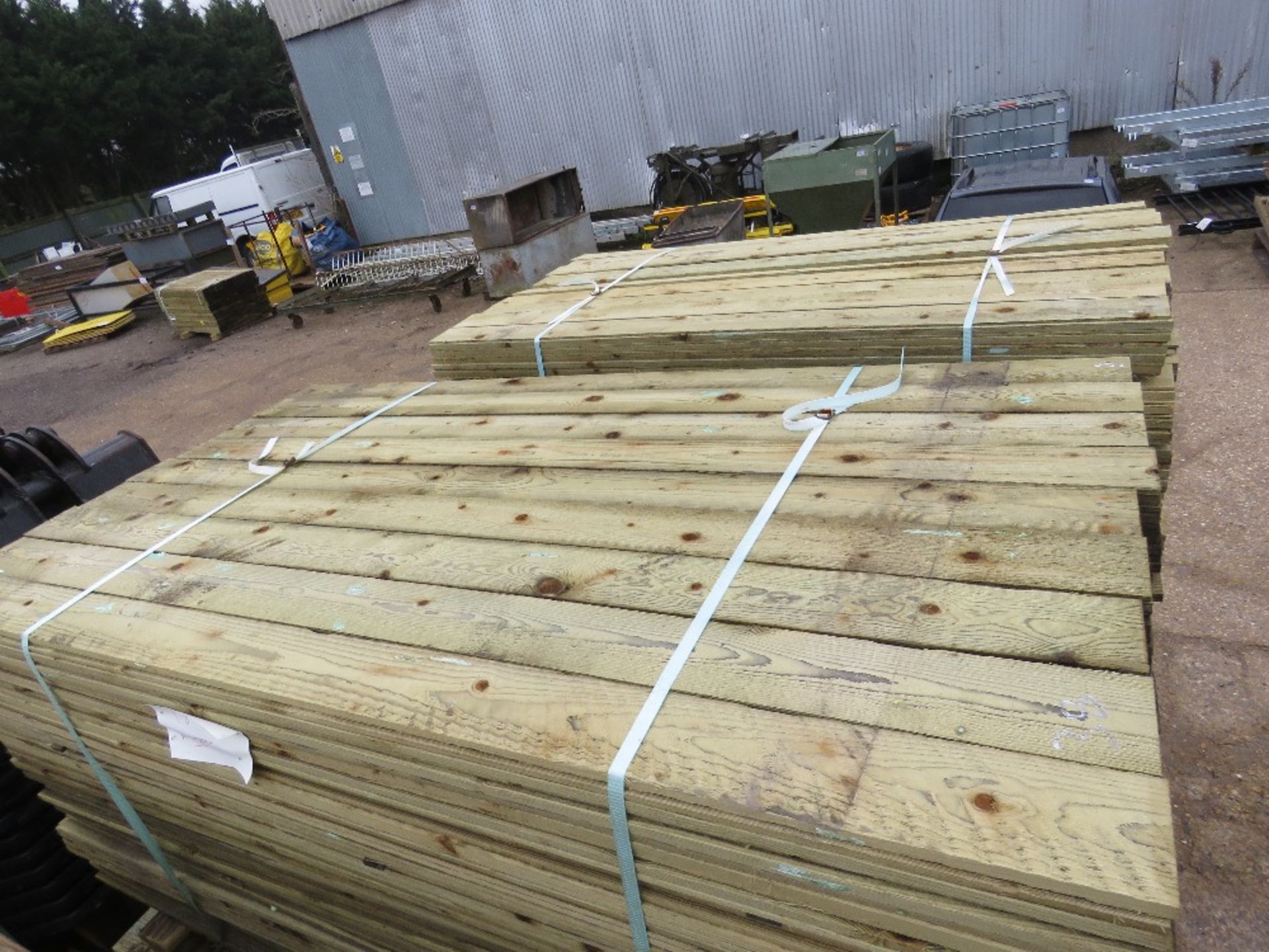 LARGE PACK OF TREATED FEATHER EDGE FENCE CLADDING TIMBERS 1.8M X 10CM APPROX. - Image 3 of 3