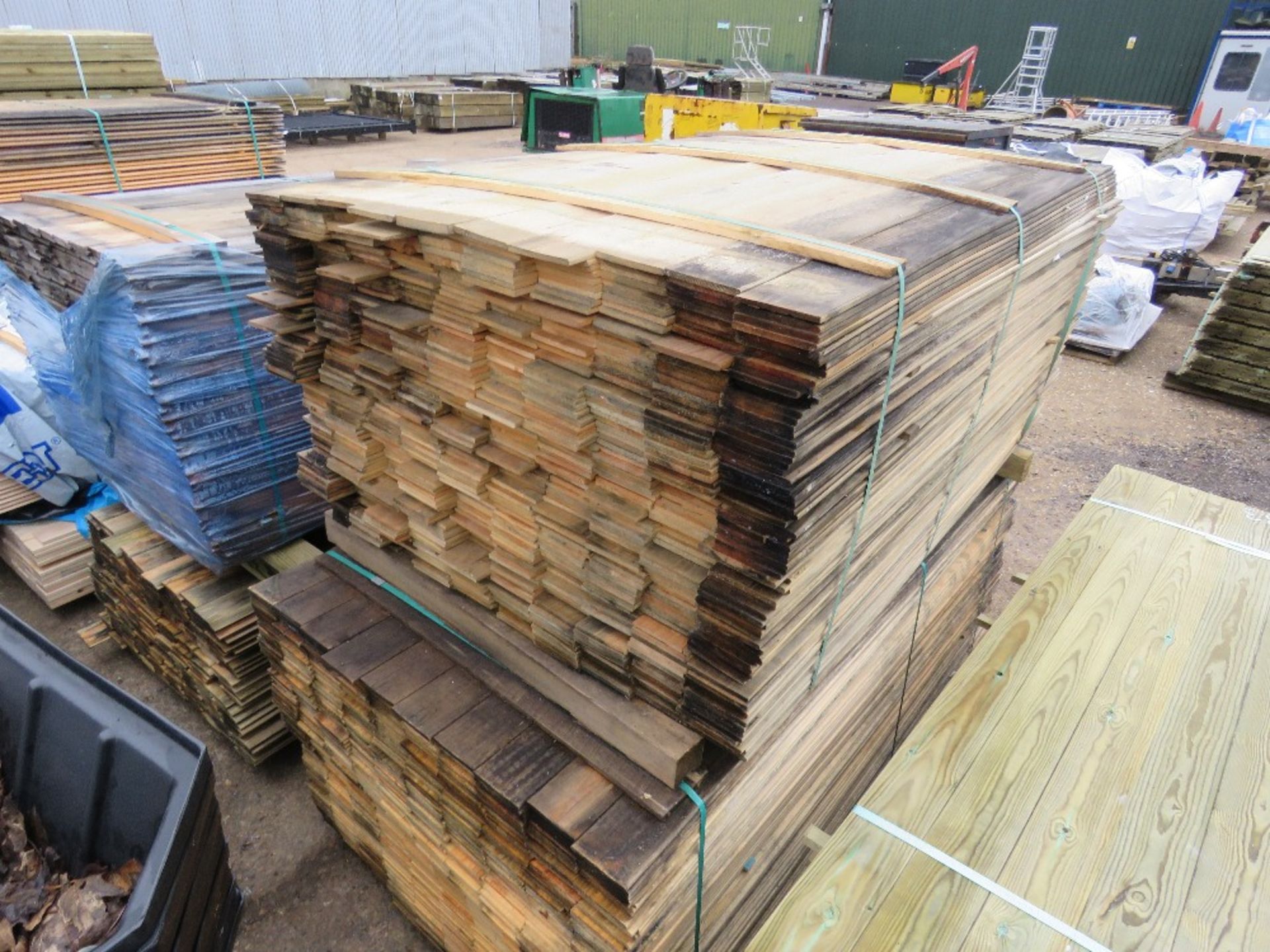 2 X PACKS OF FLAT UNTREATED TIMBER CLADDING BOARDS 1.45M & 1.75M X 10CM WIDE APPROX. - Image 4 of 4
