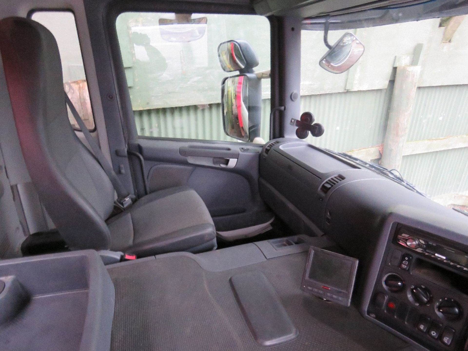 SCANIA P400 8X4 TIPPER LORRY REG:KM62 EHX. SEMI AUTO GEARBOX. 2013 REGISTERED. TESTED TILL MARCH 202 - Image 8 of 12