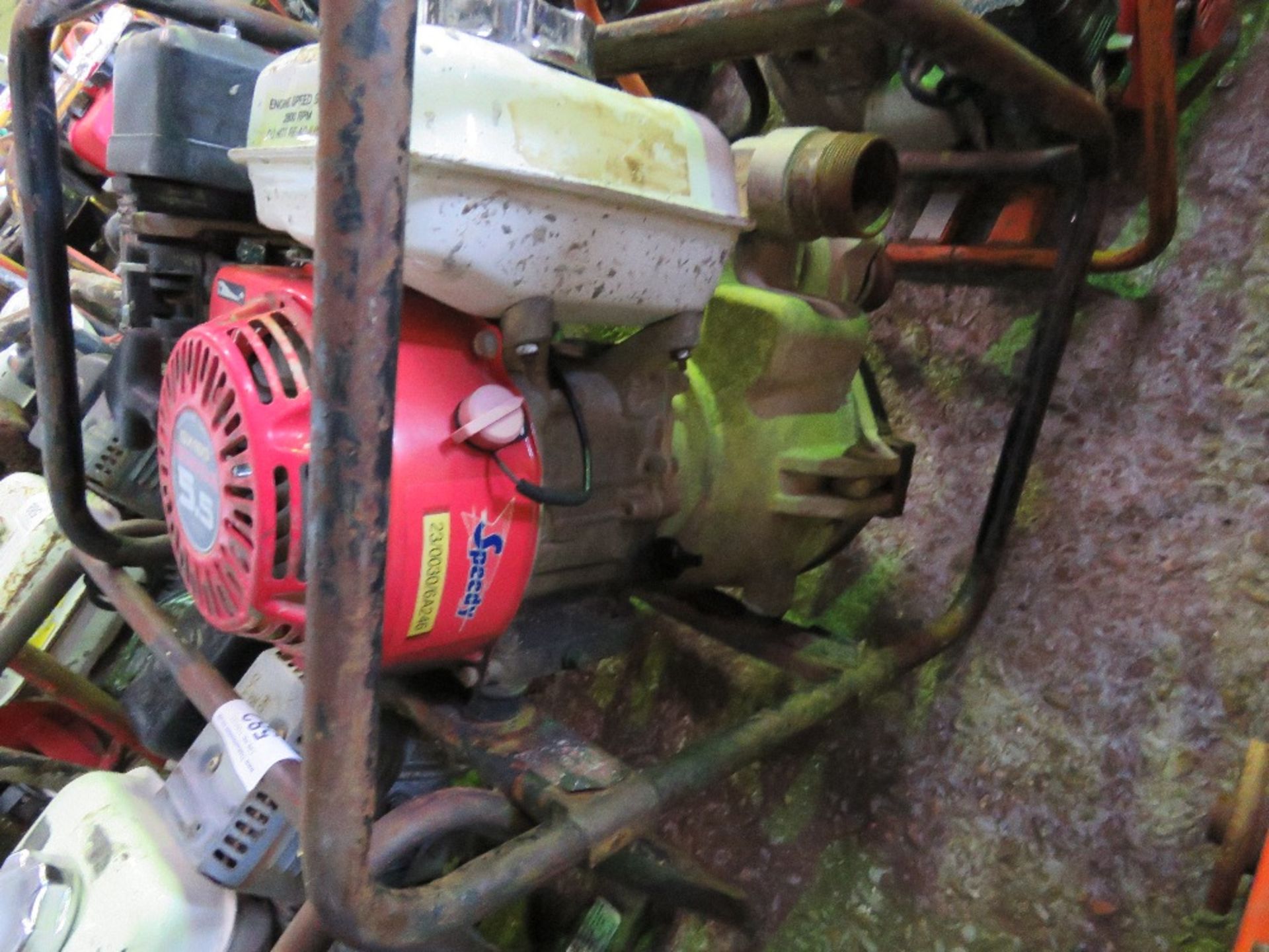 2" PETROL ENGINED WATER PUMP. - Image 3 of 3