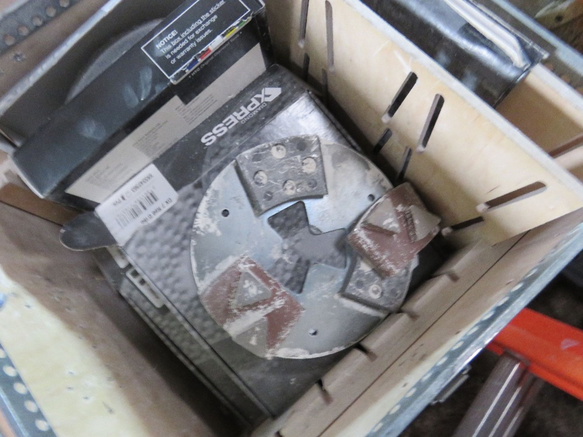 3 X BOXES CONTAINING TILE/FLOOR SANDING/GRINDING PADS AND ATTACHMENTS. - Image 2 of 5