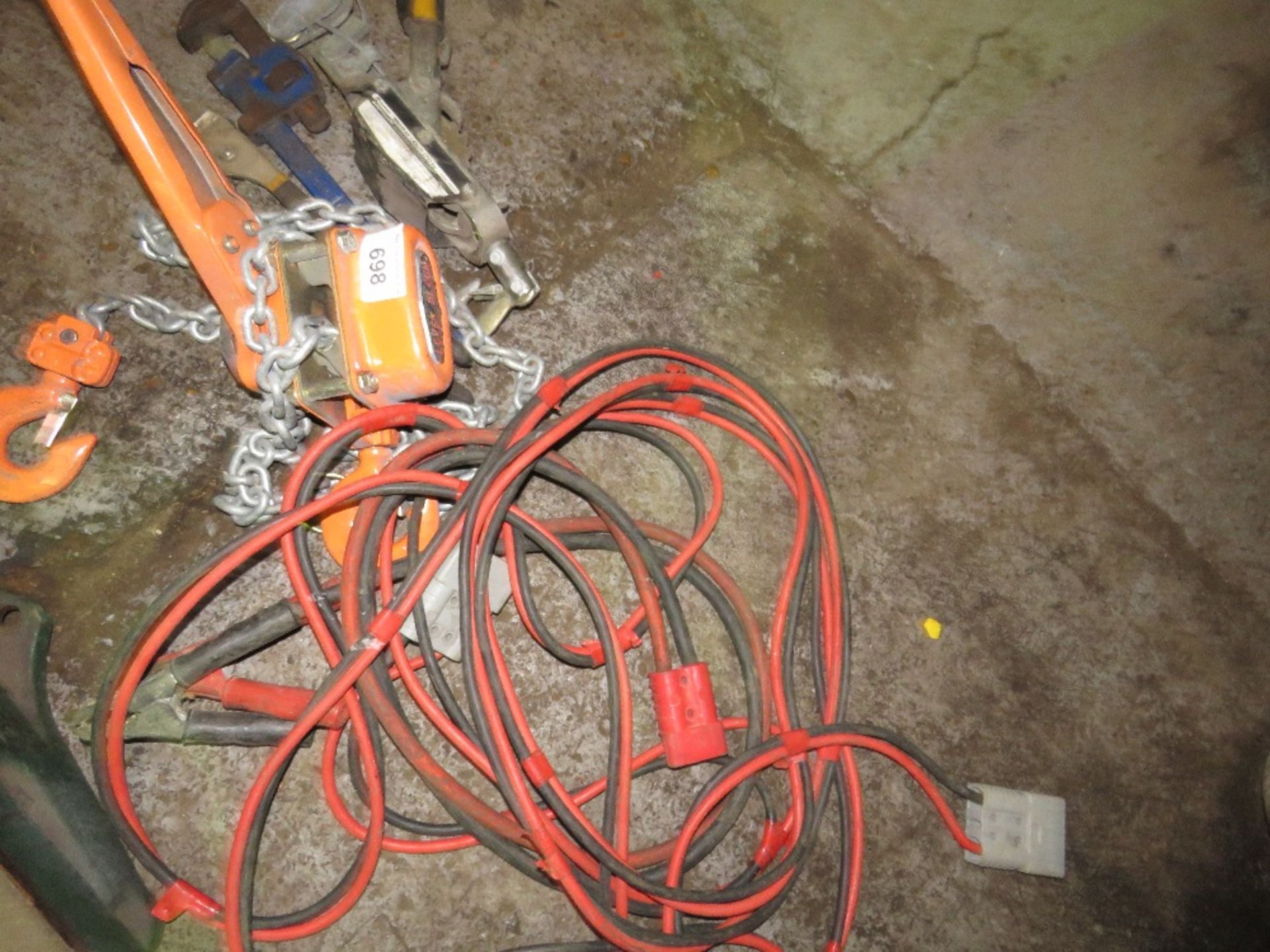 CHAIN PULLER, WINCH, 2 X SPANNERS AND JUMP LEADS. - Image 3 of 3