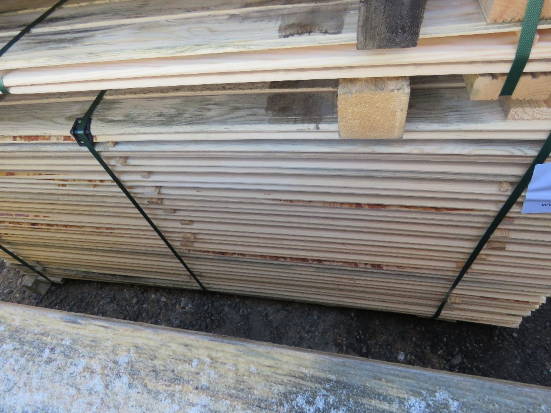 PACK OF UNTREATED SHIPLAP FENCE CLADDING BOARDS. 1.55M X 10CM APPROX. - Image 2 of 5