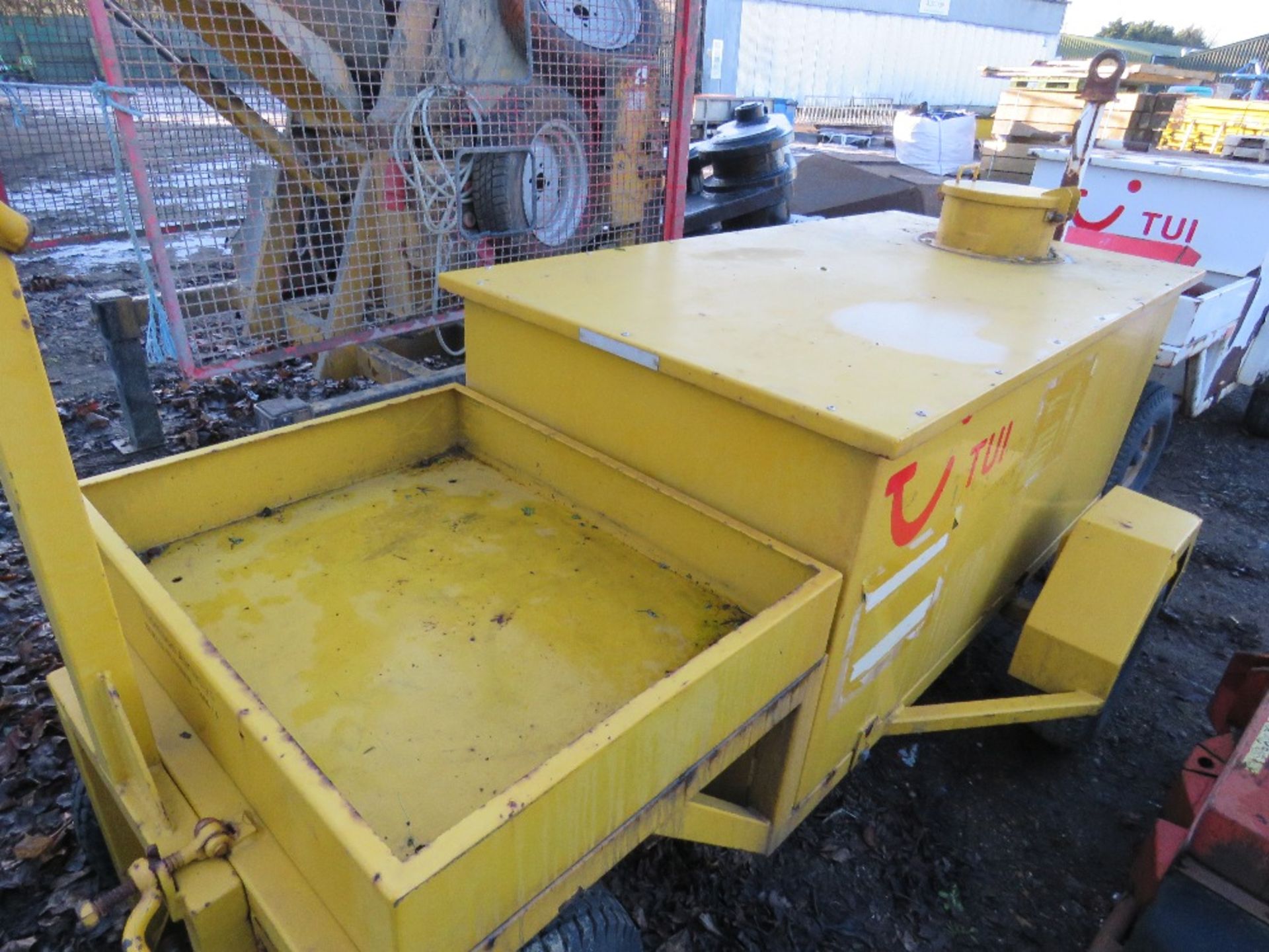 4 WHEELED WASTE OIL COLLECTION TRAILER, PREVIOUSLY USED AT MAJOR AIRPORT. - Image 2 of 4