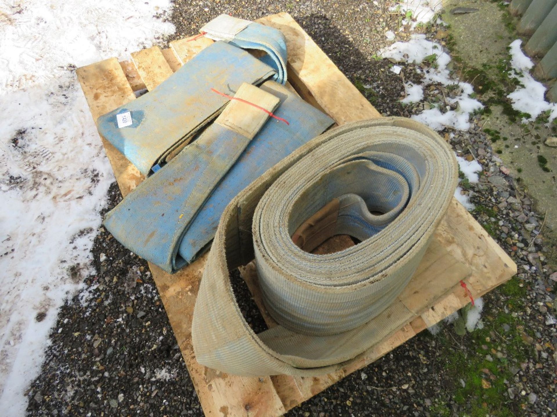 3 X LARGE LIFTING SLINGS/STRAPS, UNTESTED. - Image 2 of 3
