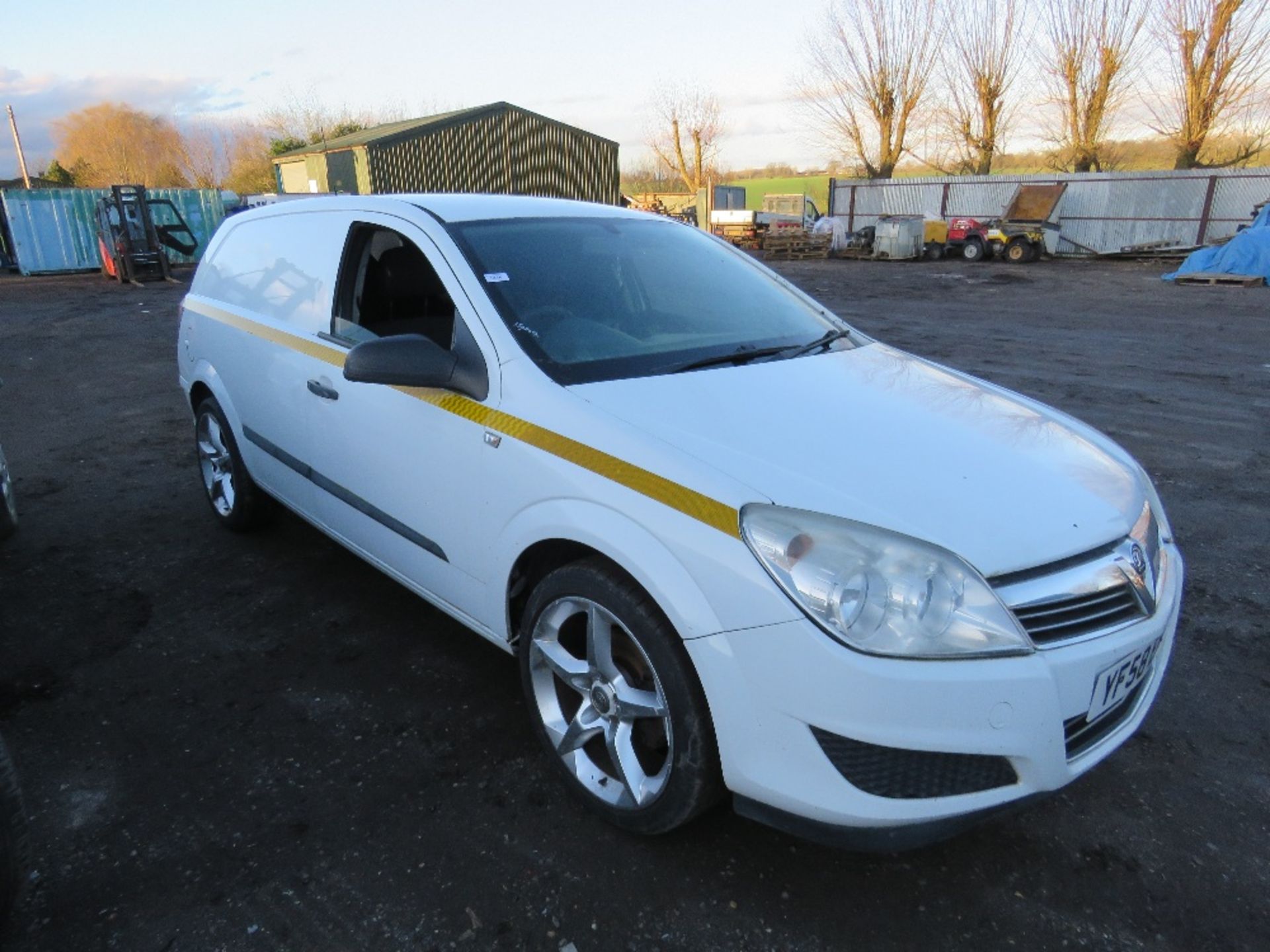 ASTRA DIESEL VAN, REG:YF58 EXE. 150,307 REC MILES. - Image 6 of 7