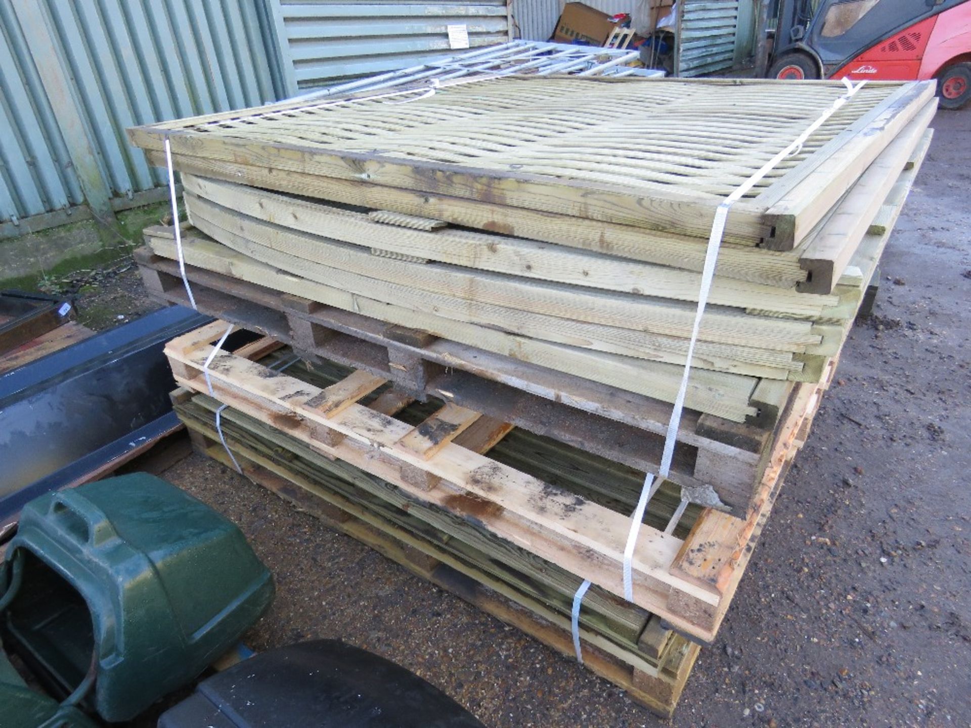 STACK OF 13 X APPROX ASSORTED WOODEN FENCE PANELS. - Image 2 of 5