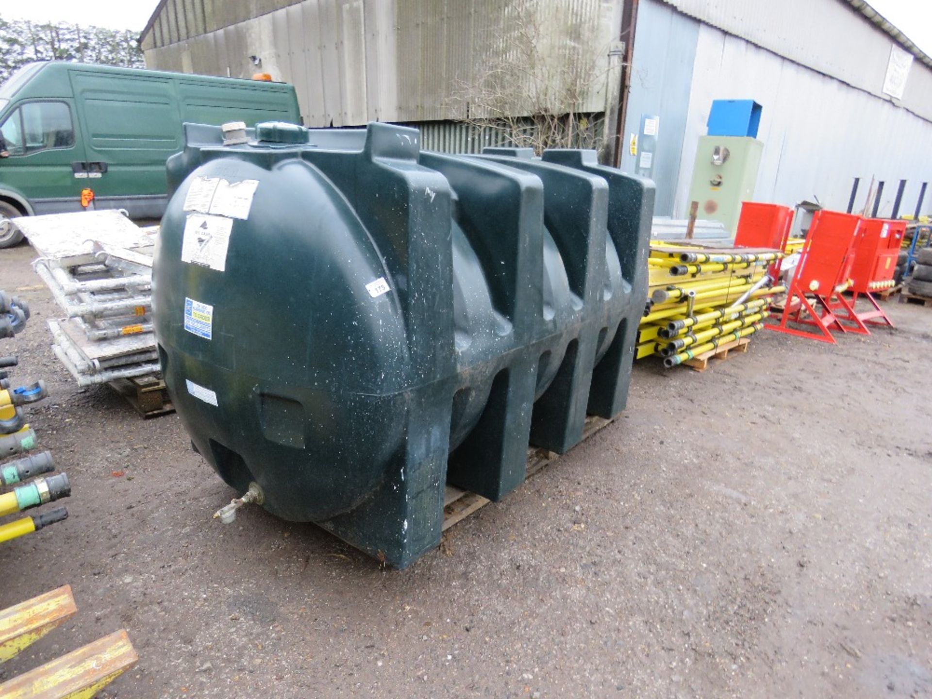 2500 LITRE CAPACITY DIESEL STORAGE TANK MODEL H2500TT.