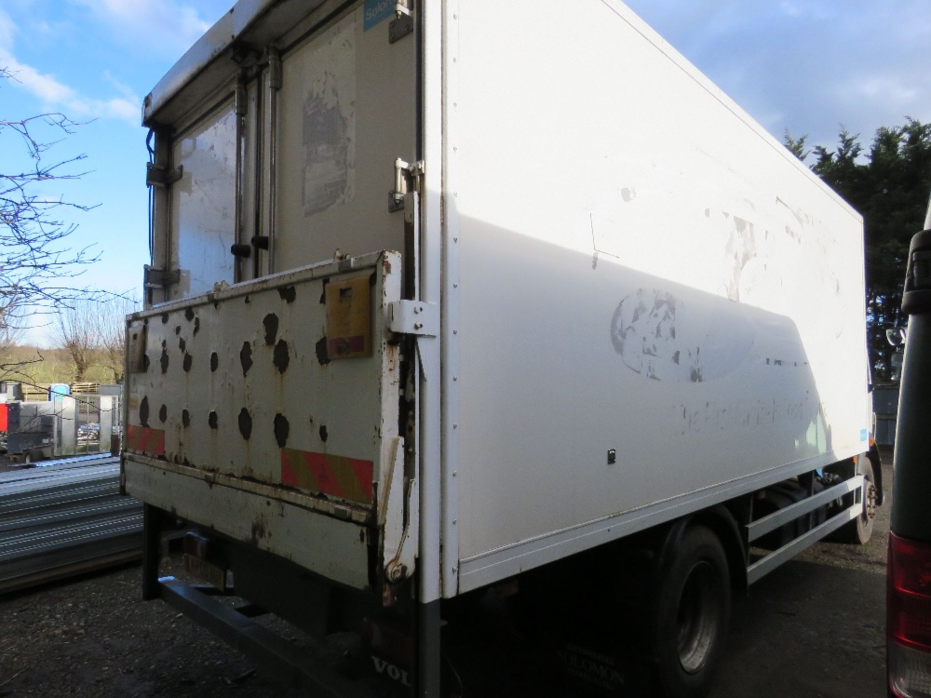 VOLVO FL FRIDGE LORRY REG:KP09 NUY. TEST UNTIL 31/03/2021. SOLOMON BODY AND CARRIER FRIDGE UNIT. WHE - Image 5 of 12