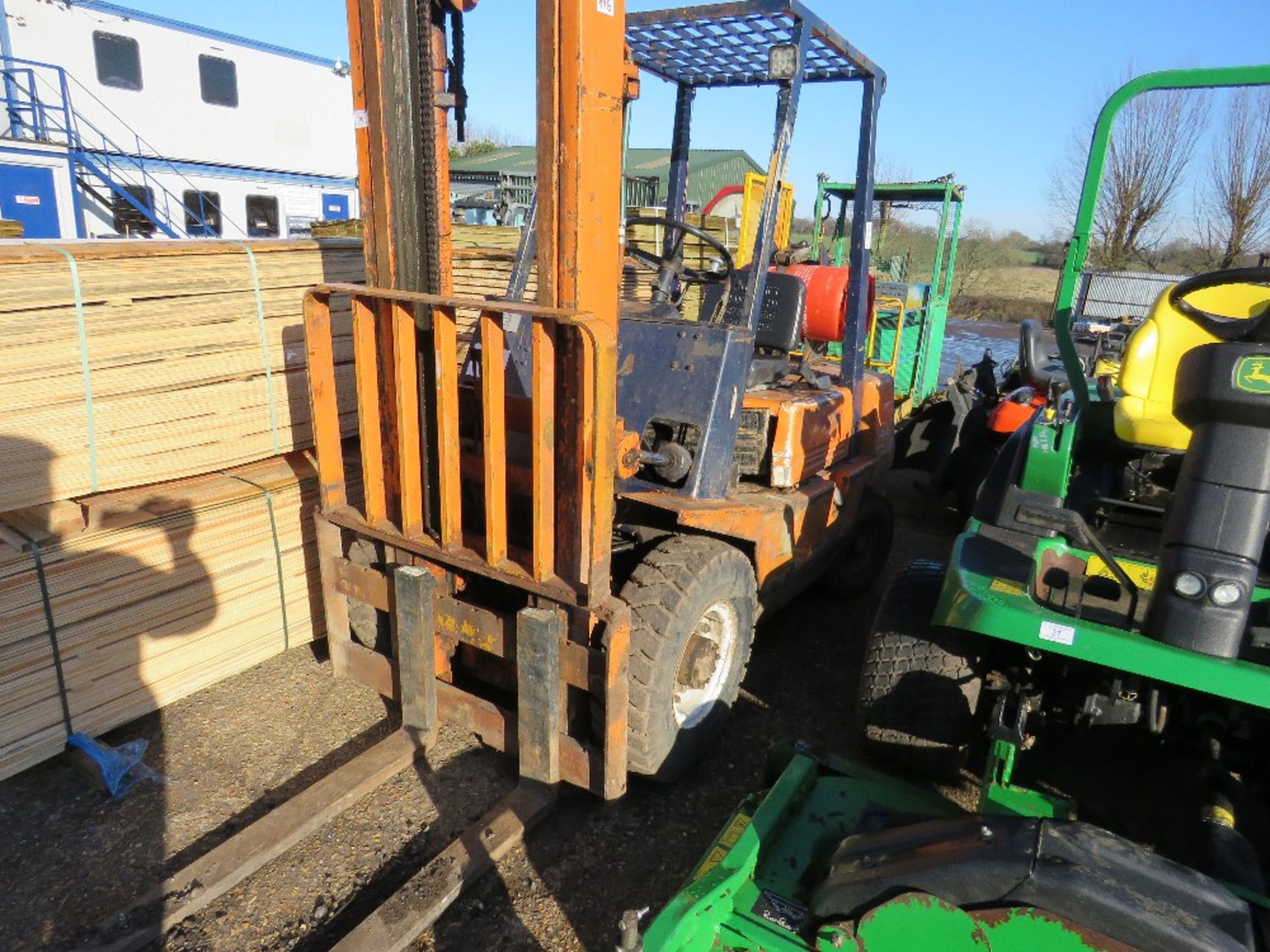 PUMA FG25 GAS POWERED FORKLIFT TRUCK, SN:203976.