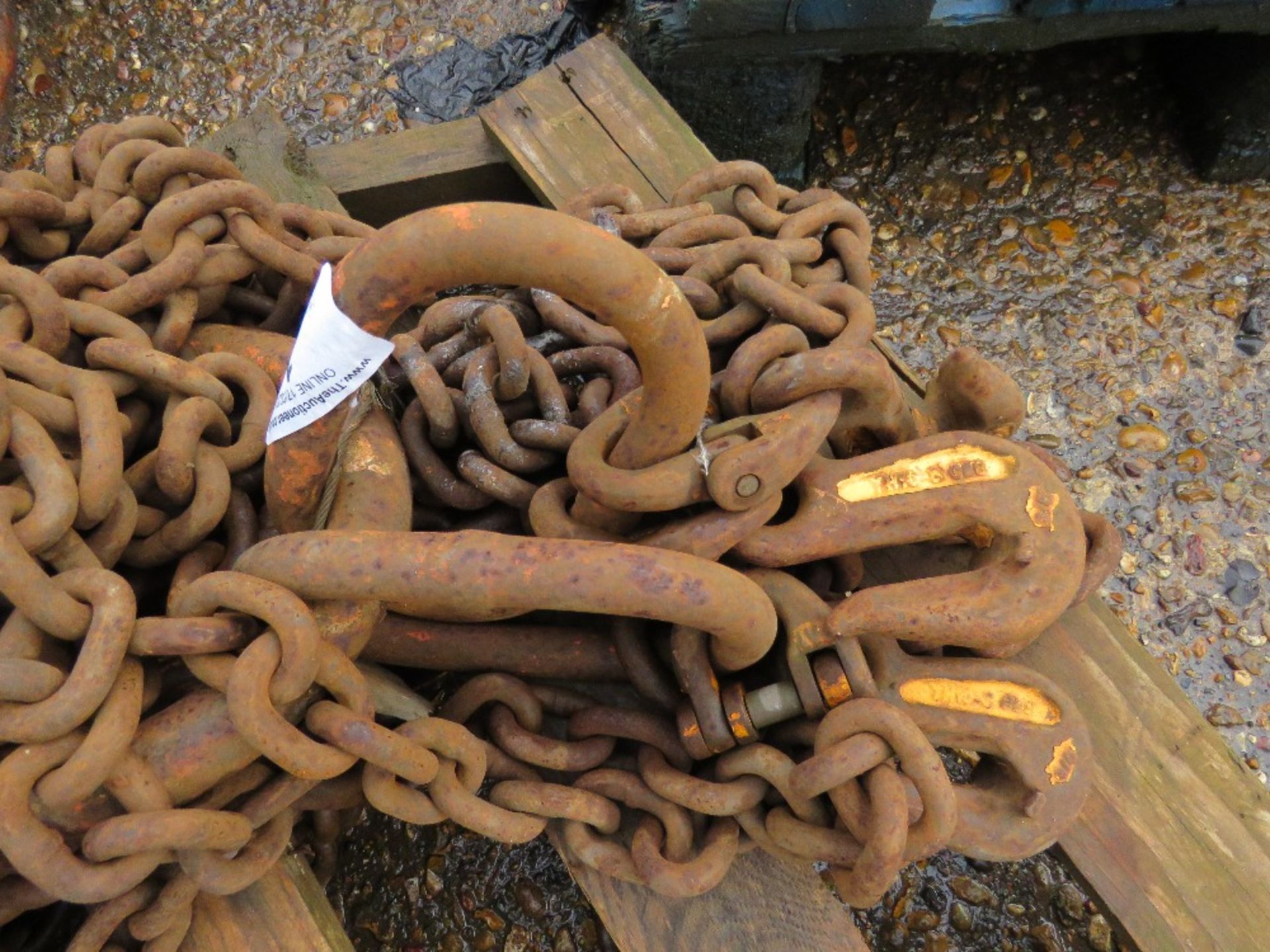 HEAVY DUTY 4 LEGGED LIFTING CHAINS C/W SHORTENERS, UNTESTED. - Image 2 of 4