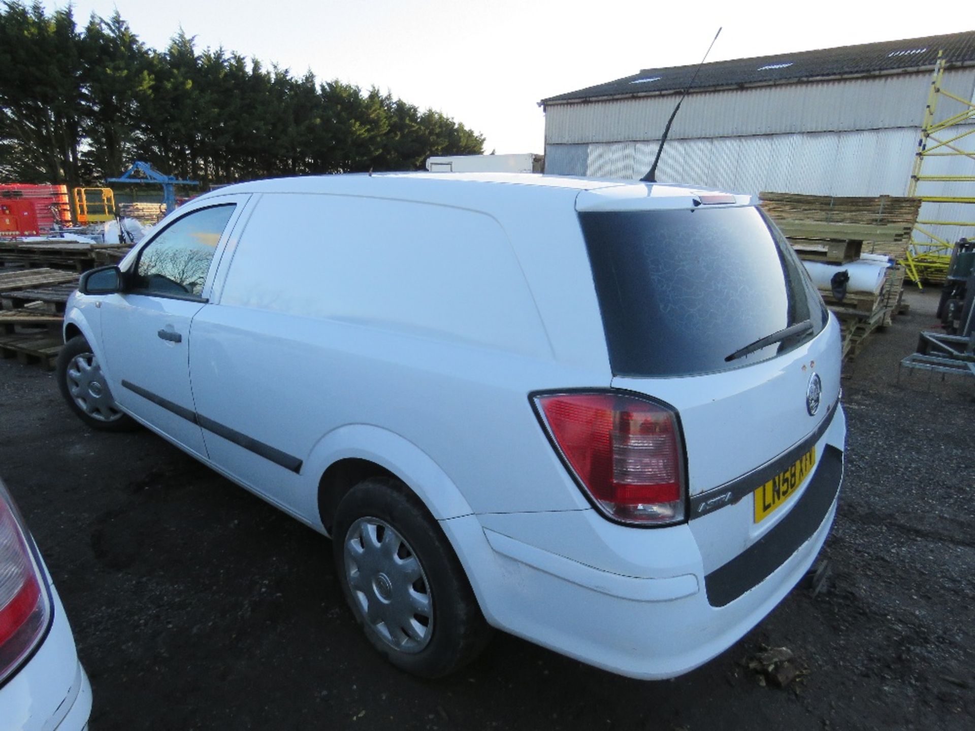 ASTRA DIESEL VAN REG:LN58 XTV. 161,421 REC MILES. - Image 6 of 7