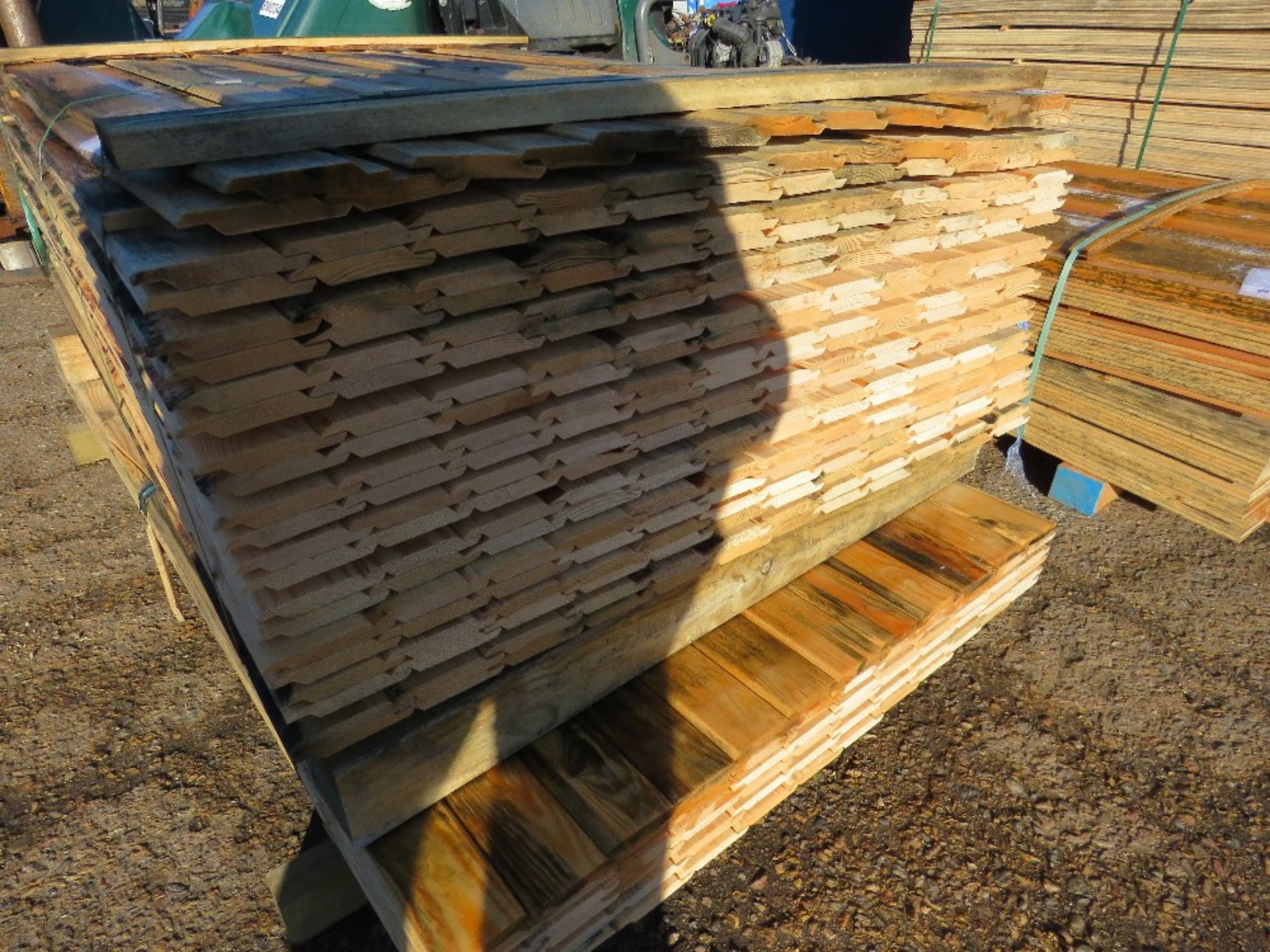 2X PACKS OF UNTREATED SHIPLAP TIMBER FENCE CLADDING. 1.43M -1.73M LENGTH X 10CM WIDTH APPROX.