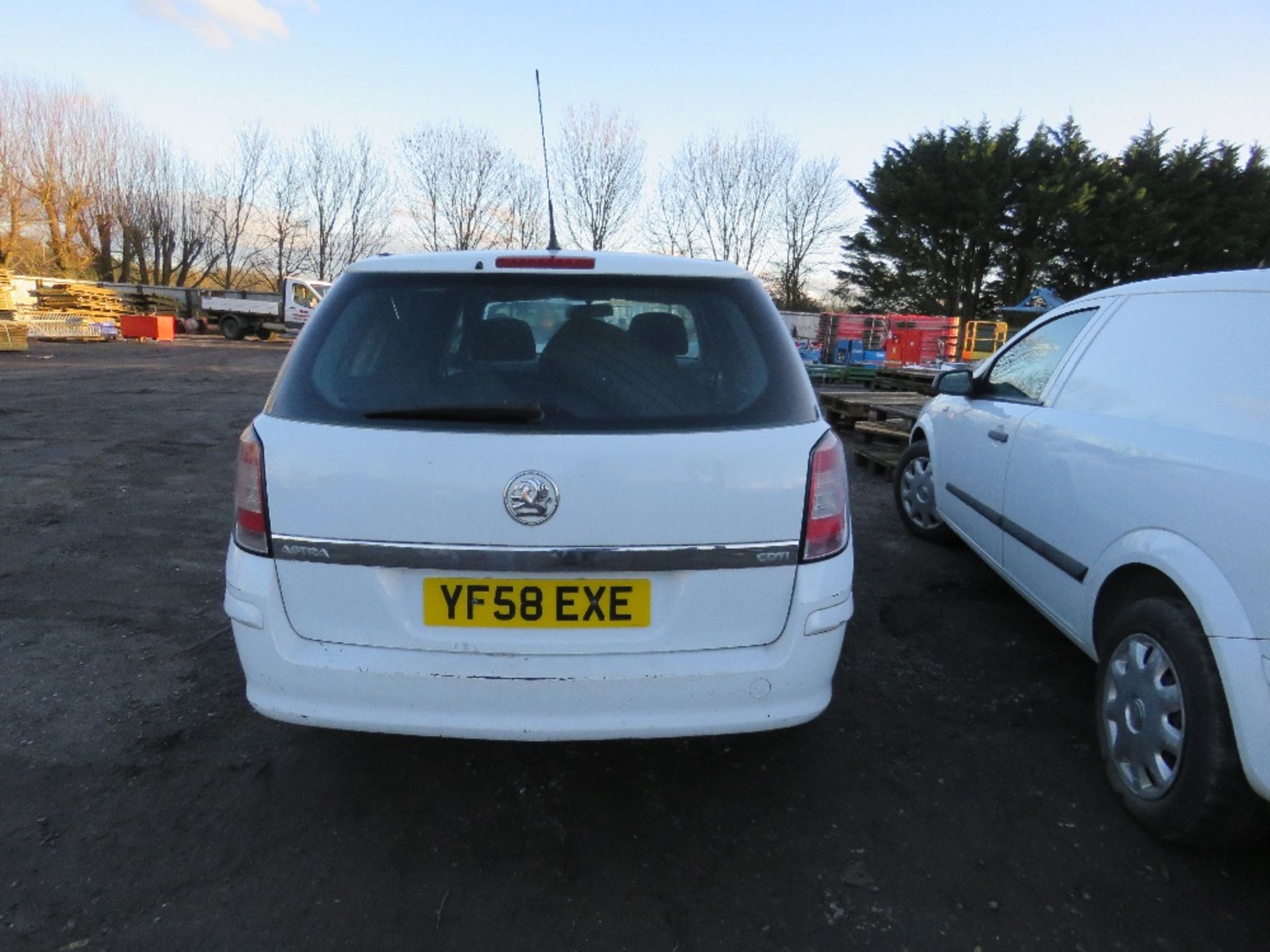 ASTRA DIESEL VAN, REG:YF58 EXE. 150,307 REC MILES. - Image 3 of 7