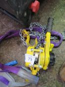 800KG RATED CHAIN PULLER PLUS STRAPS.