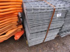 STACK CONTAINING APPROXIMATELY 100 X MESH PANLES. GALVANISED. 53CM X 137CM APPROX SIZE.