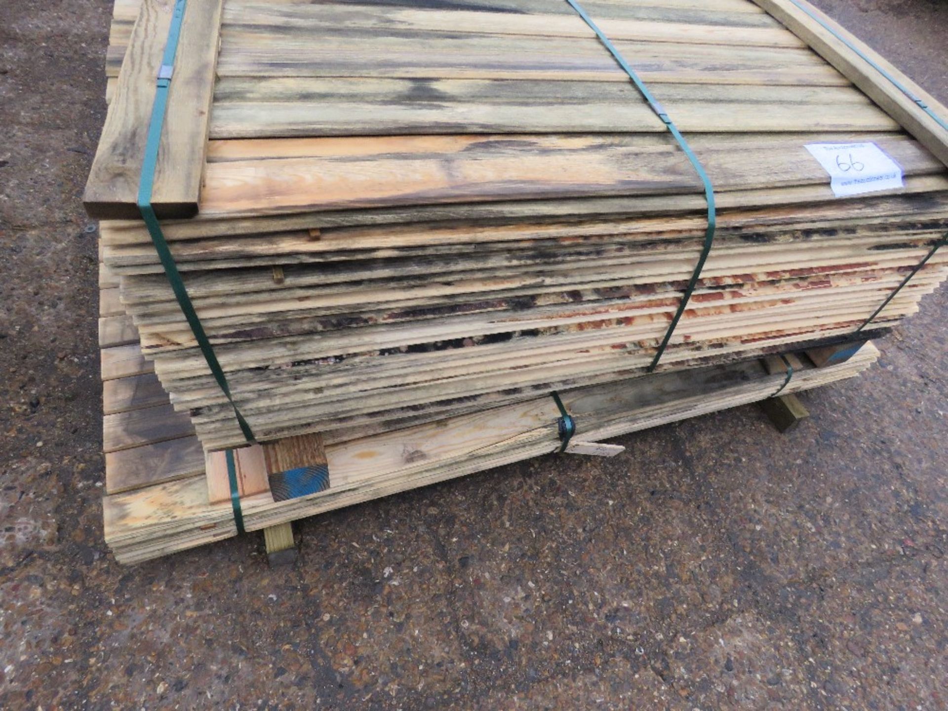 2X PACKS OF UNTREATED SHIPLAP TIMBER FENCE CLADDING. 1.43M -1.73M LENGTH X 10CM WIDTH APPROX. - Image 5 of 5