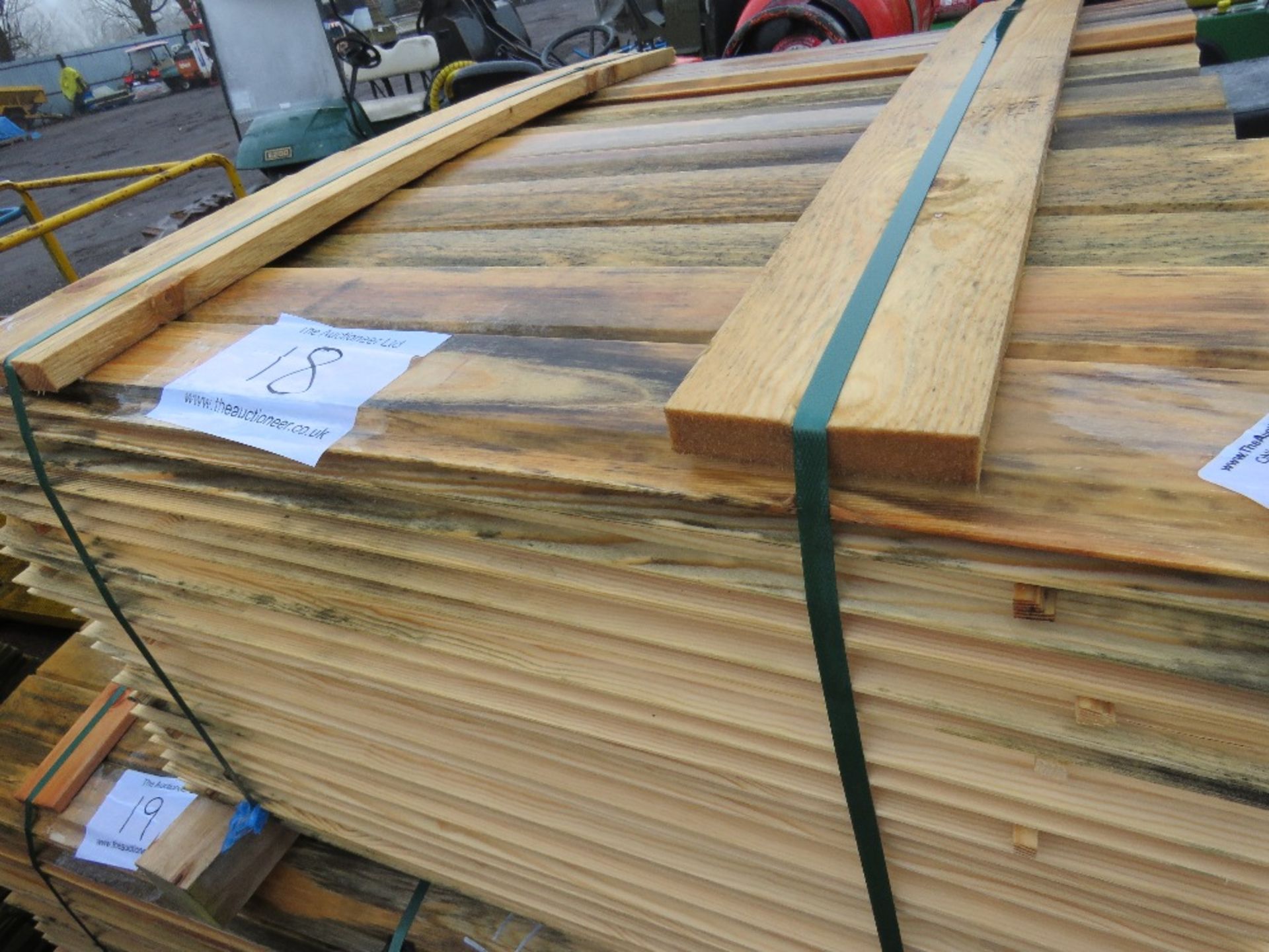 SMALL PACK OF UNTREATED SHIPLAP FENCE CLADDING BOARDS. 0.81M X 10CM APPROX. - Image 5 of 6