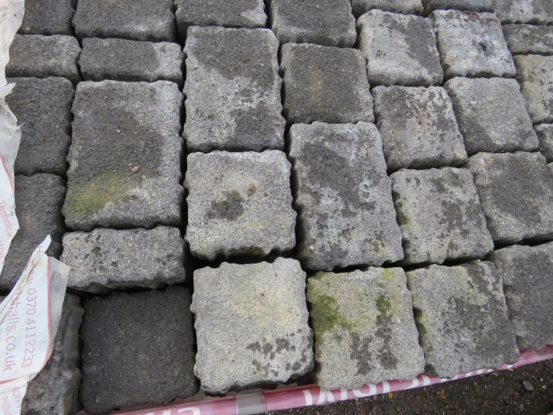 PACK AND A HALF APPROX OF CHARCOAL COLOURED PERMEABLE BLOCK PAVERS, 3 SIZES. - Image 2 of 4