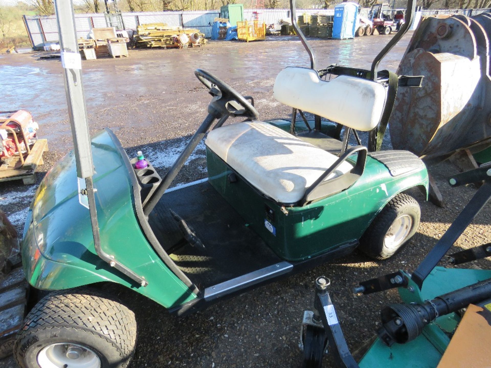 EZGO PETROL GOLF BUGGY. NO KEY PROVIDED SO UNTESTED. SOLD UNDER THE AUCTIONEER'S MARGIN SCHEME