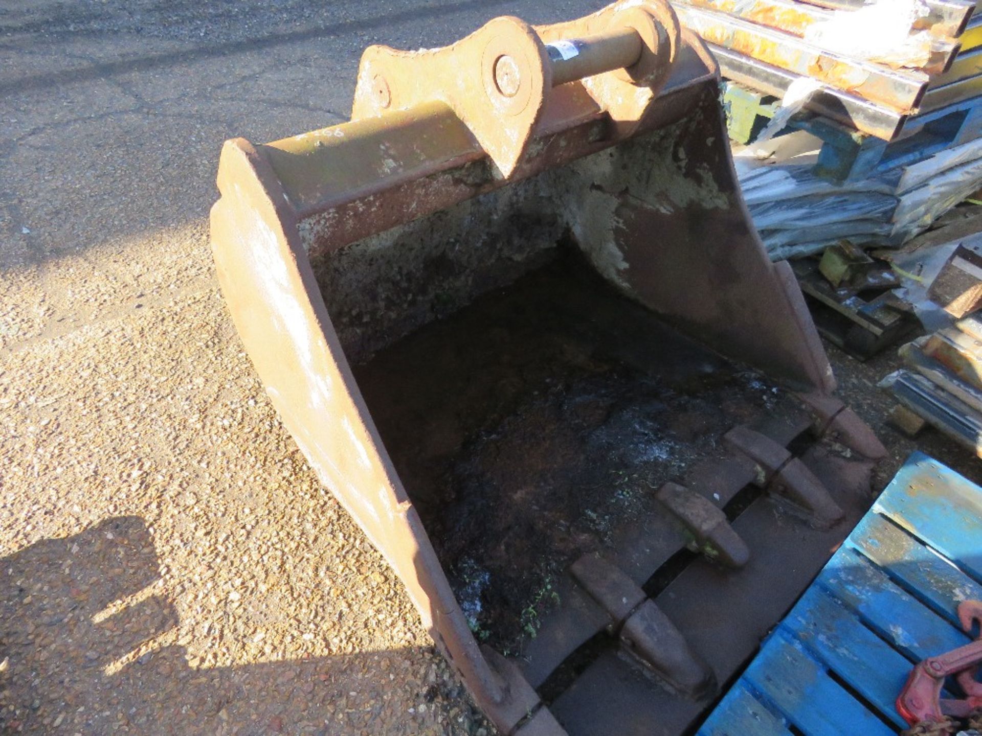 LARGE EXCAVATOR BUCKET ON 65MM PINS, 4FT WIDE APPROX.