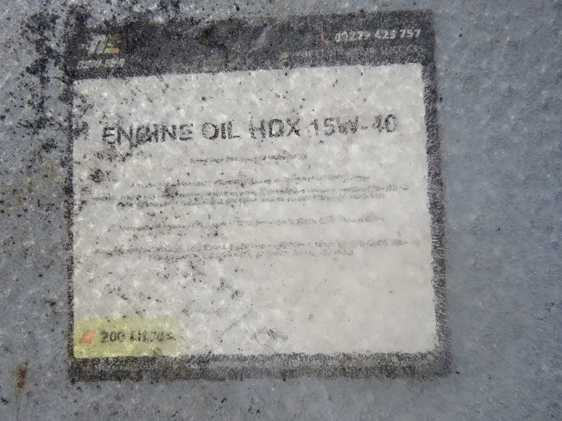 200 LITRE DRUM OF HDX15-40 ENGINE OIL. - Image 2 of 2