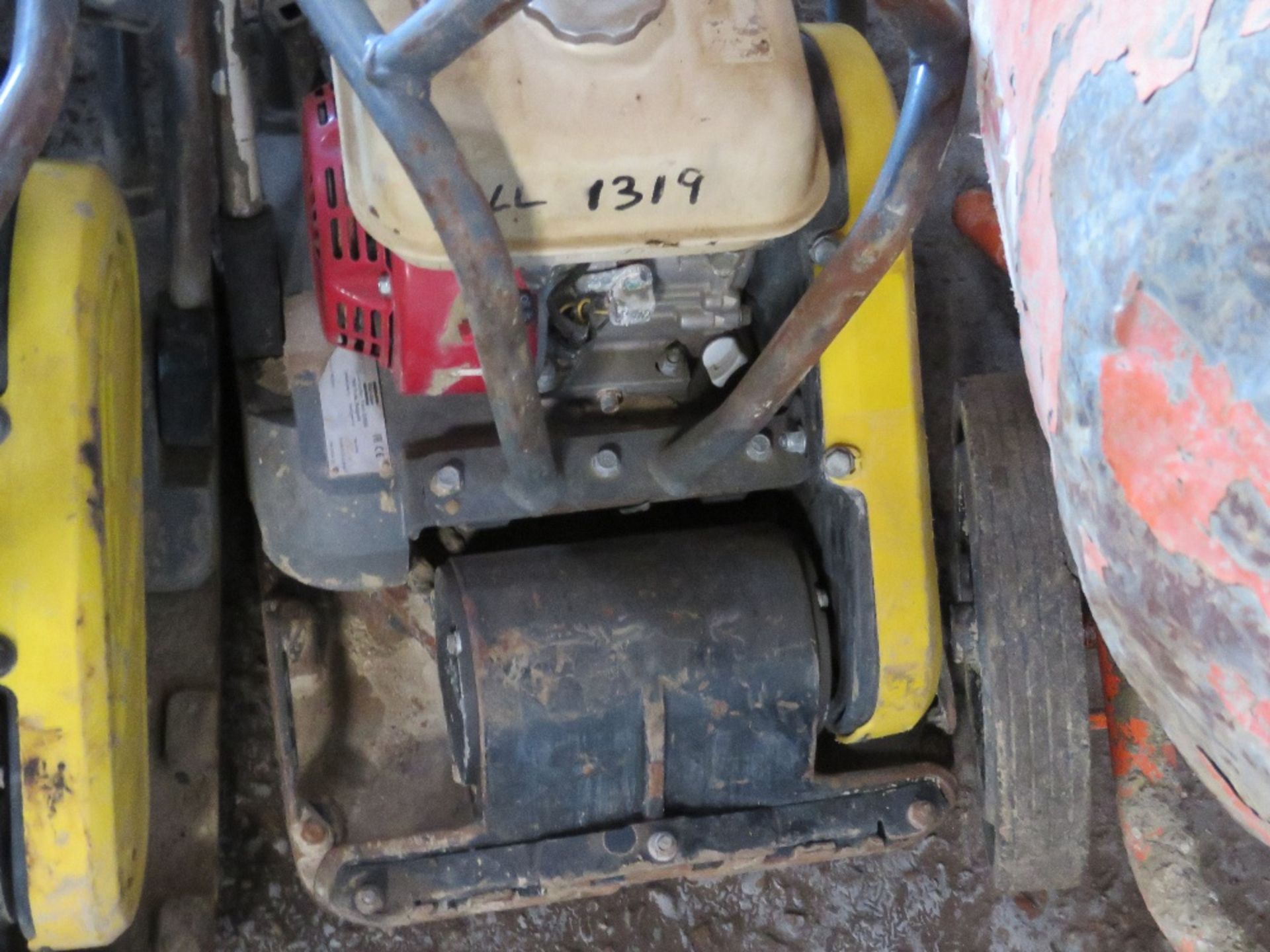 ATLAS COPCO PETROL ENGINED COMPACTION PLATE. - Image 2 of 2